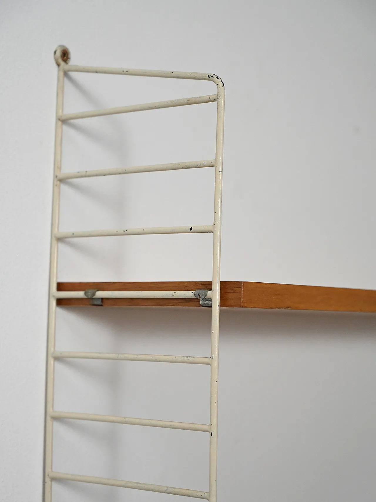 Sistema di mensole a muro scandinavo “Hylla” anni Sessanta 8