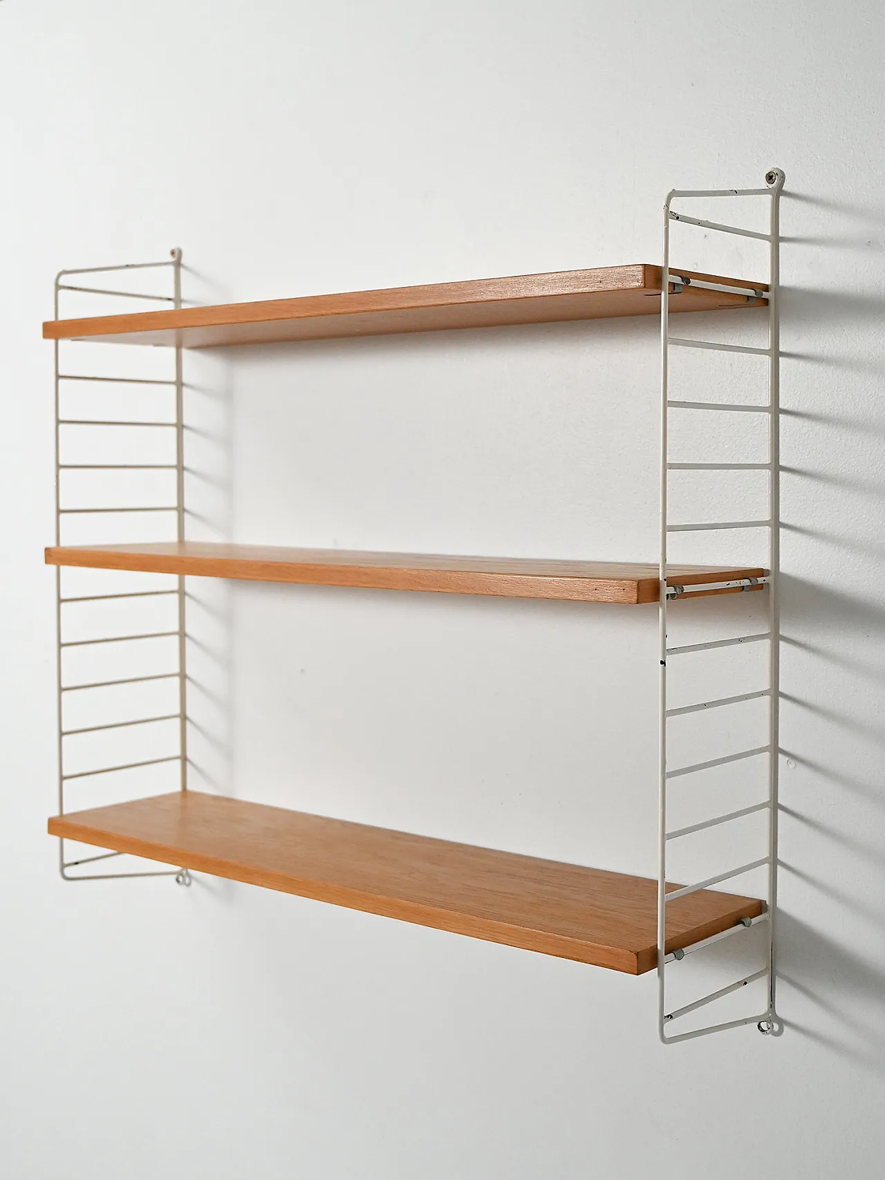 Sistema di mensole a muro scandinavo “Hylla” anni Sessanta 4