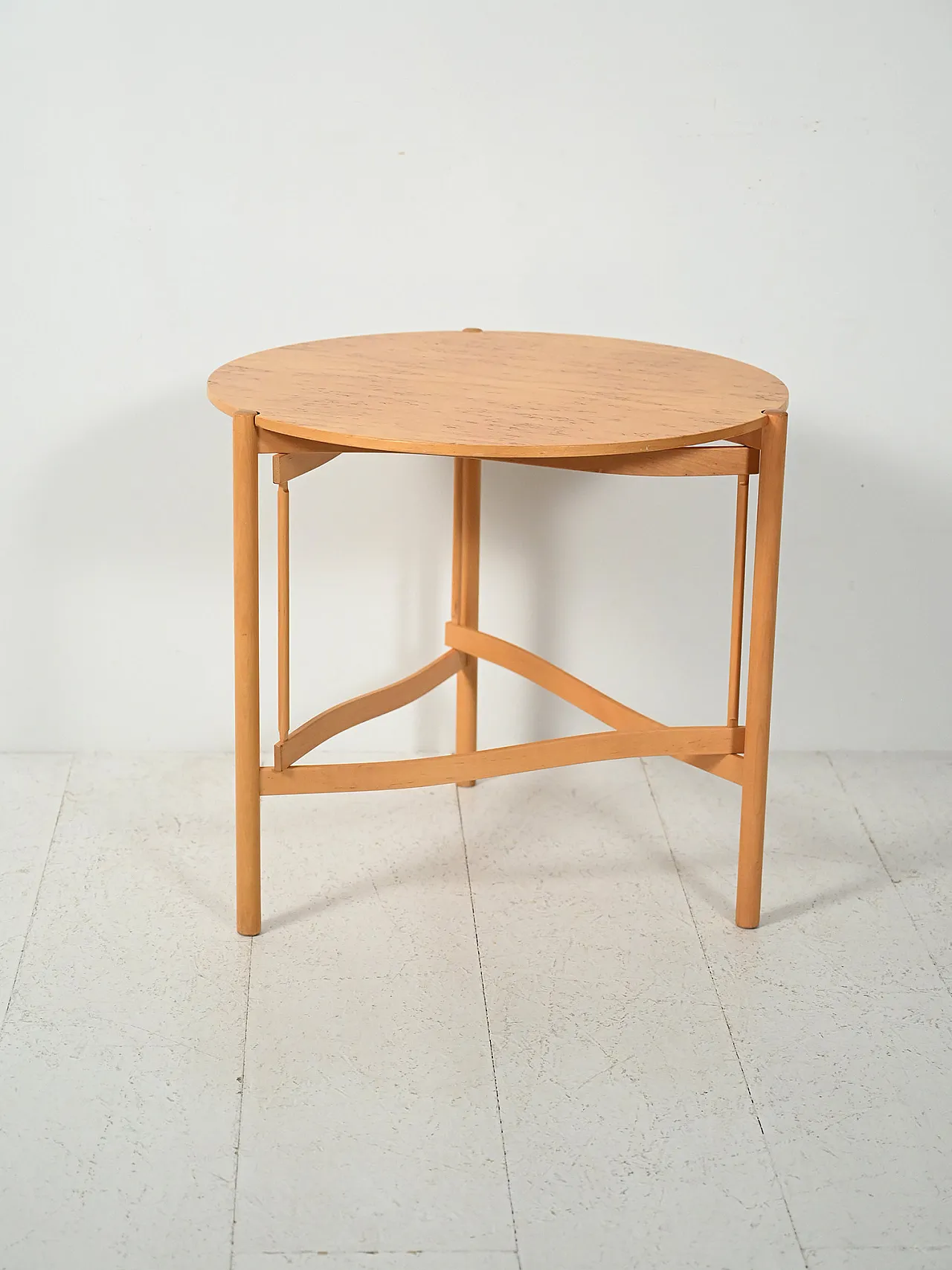 Coffee table scandinavo rotondo in betulla di Karl Andersson & Söner 3