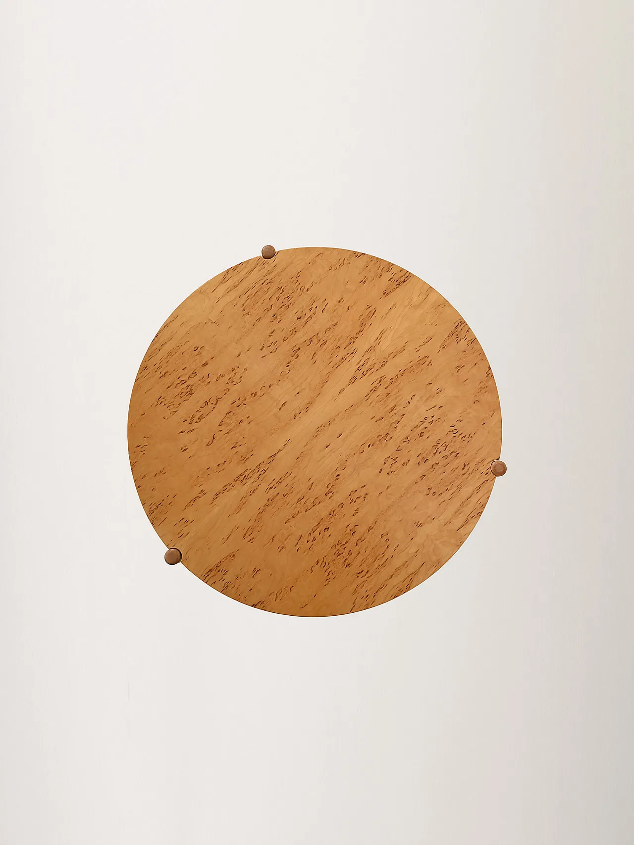 Coffee table scandinavo rotondo in betulla di Karl Andersson & Söner 12