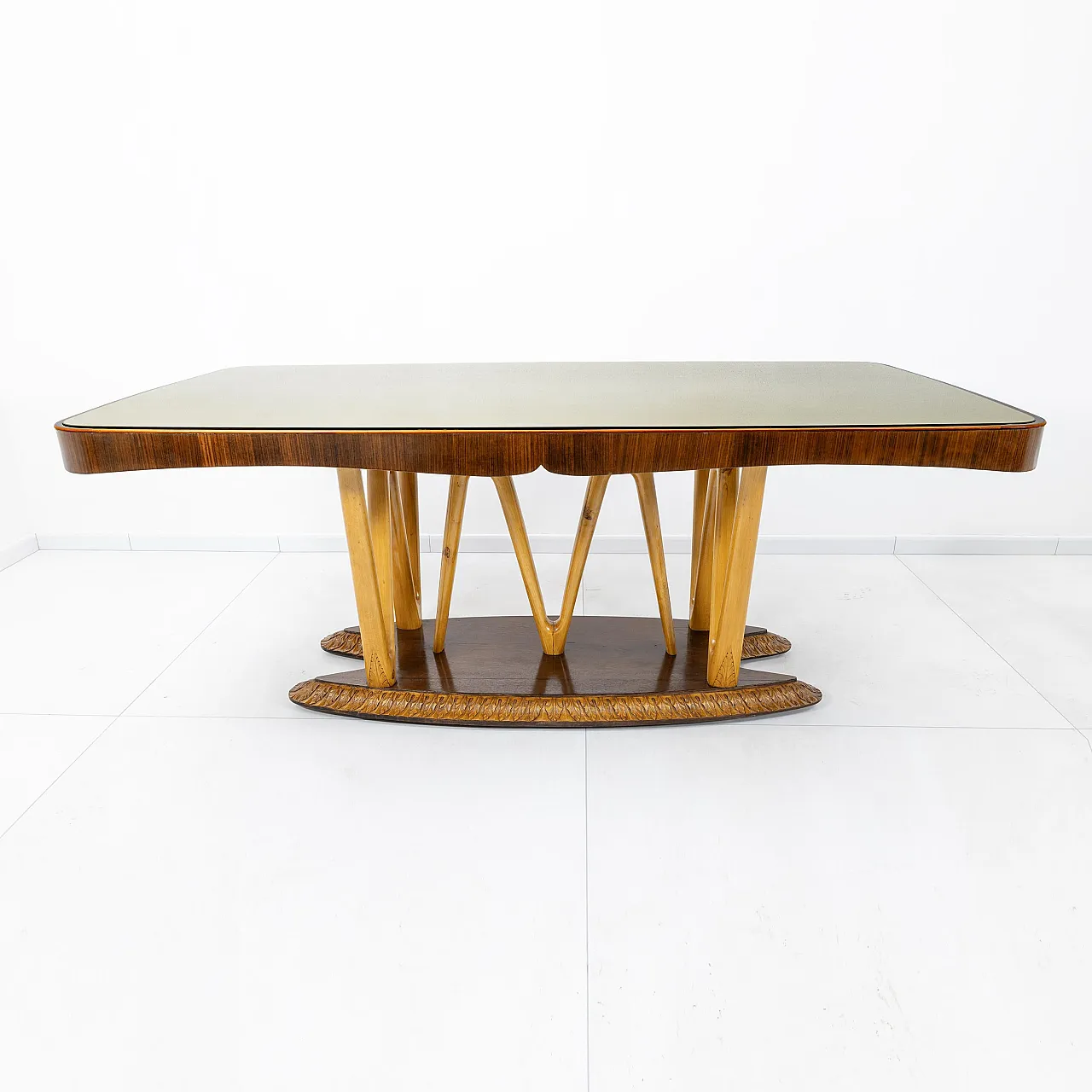 Tavolo con piano in vetro e base scultorea in acero, anni '50 3