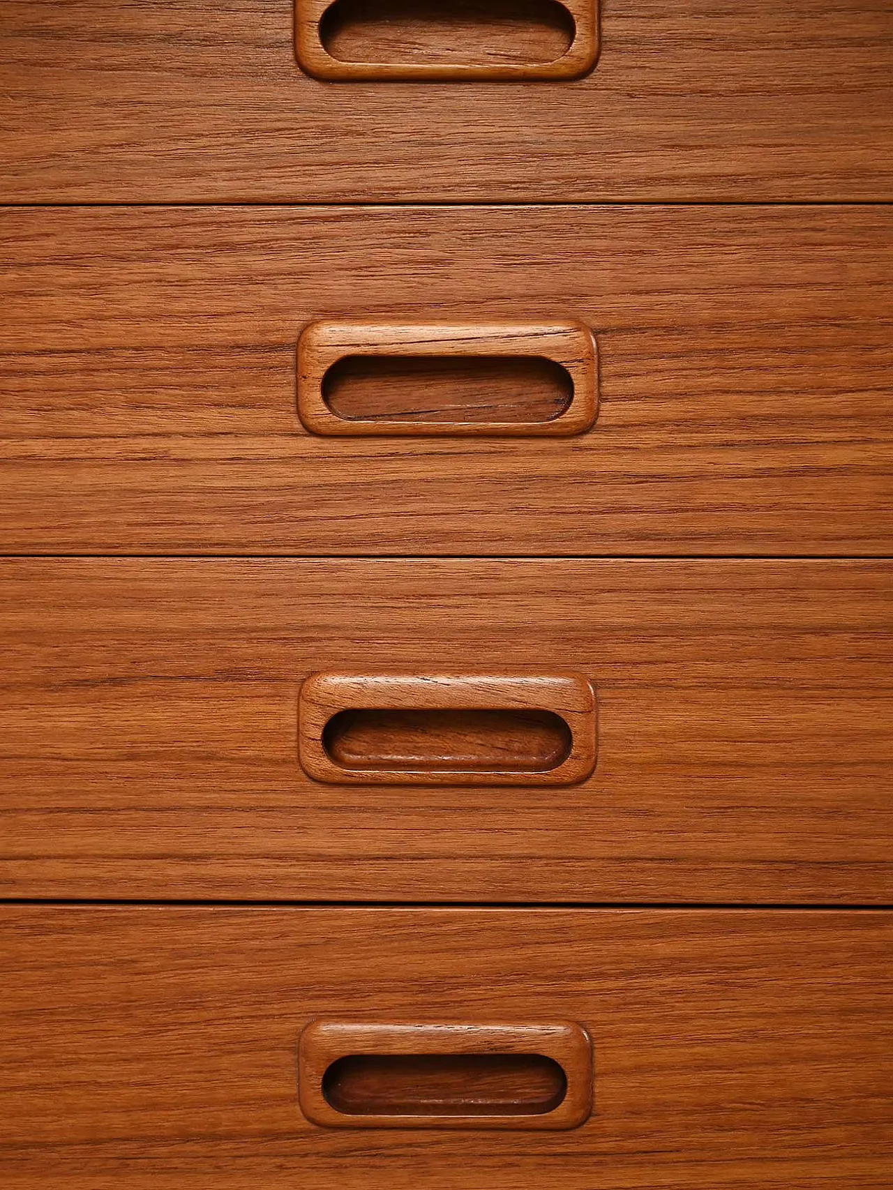 Sideboard scandinavo anni 60 dalle linee eleganti 7