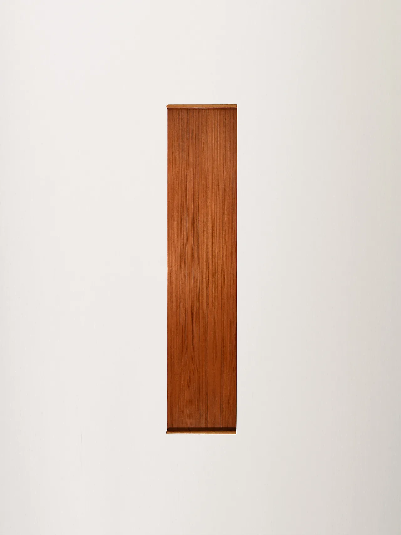 Sideboard scandinavo anni 60 dalle linee eleganti 12