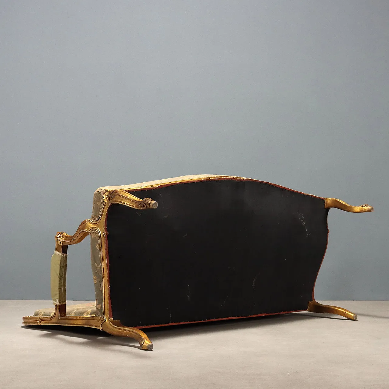 Divano in stile tardo barocco in legno dorato, fine '800 9