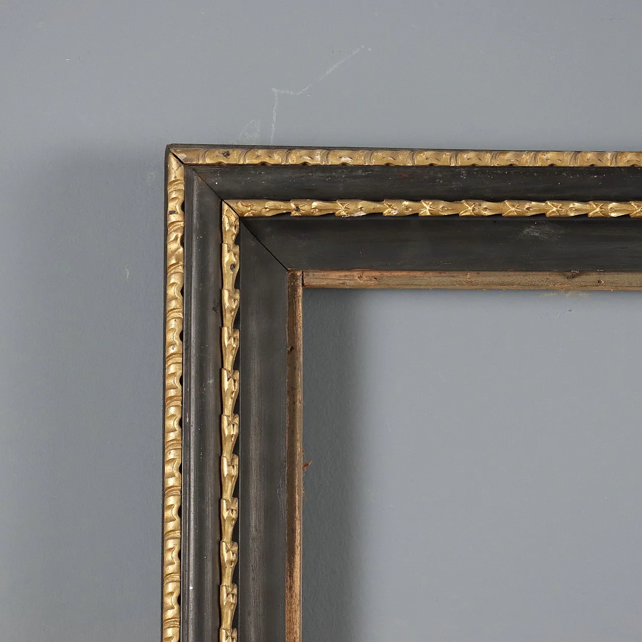 Neoclassical ebonized fruitwood frame, late 18th century 3
