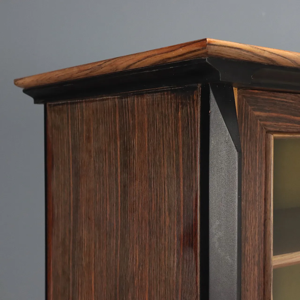 Credenza in impiallacciatura di legno esotico e ottone, '900 4