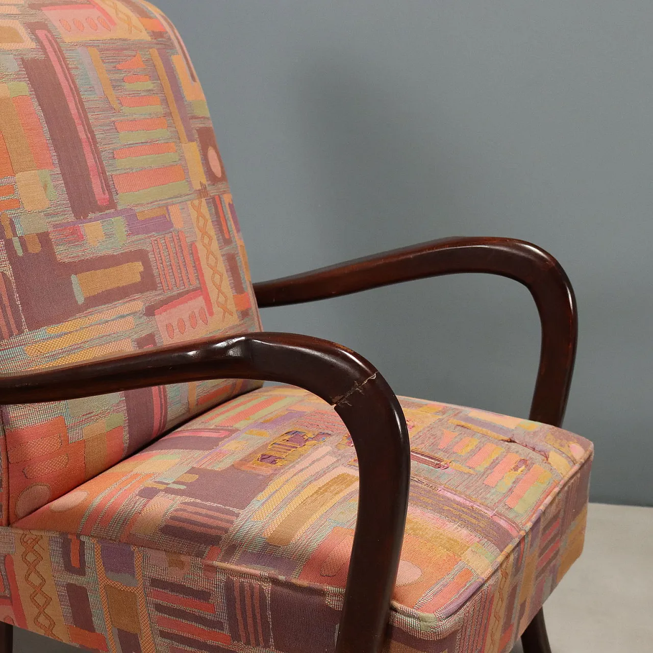 Coppia di poltrone con braccioli in legno a vista, '900 4