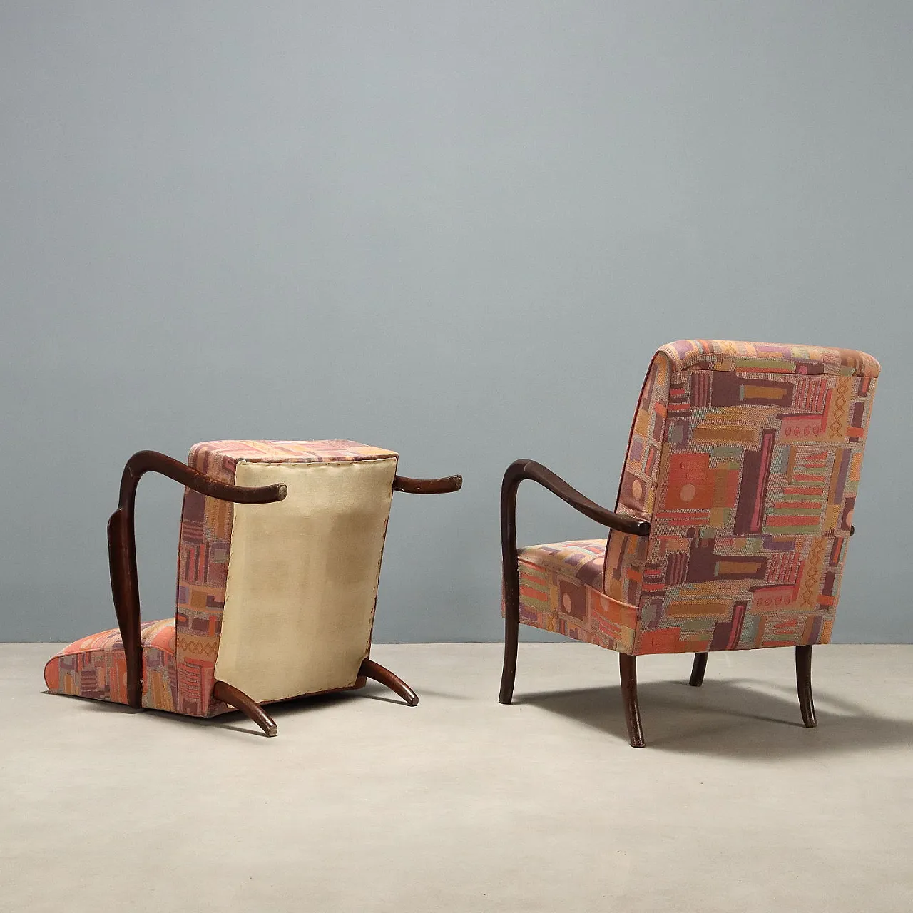 Coppia di poltrone con braccioli in legno a vista, '900 7