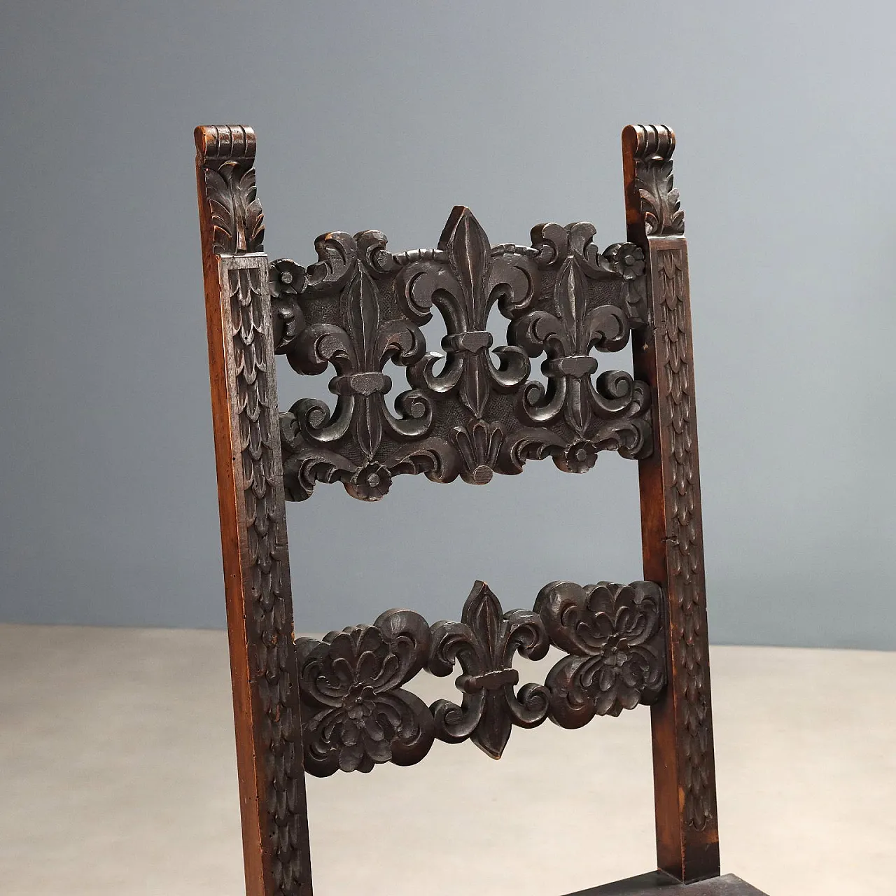 Coppia di sedie in noce in stile barocco, fine '800 3