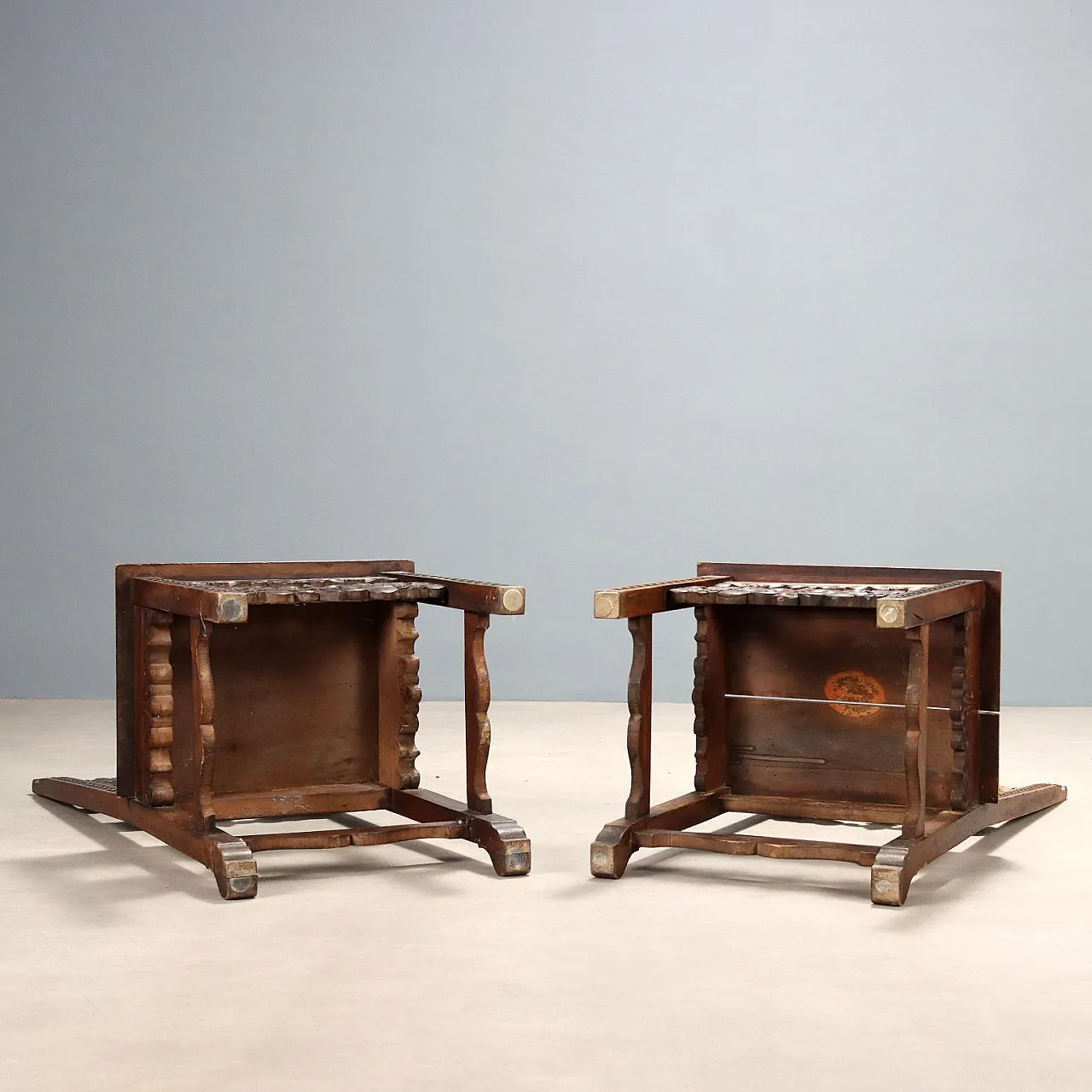 Coppia di sedie in noce in stile barocco, fine '800 9