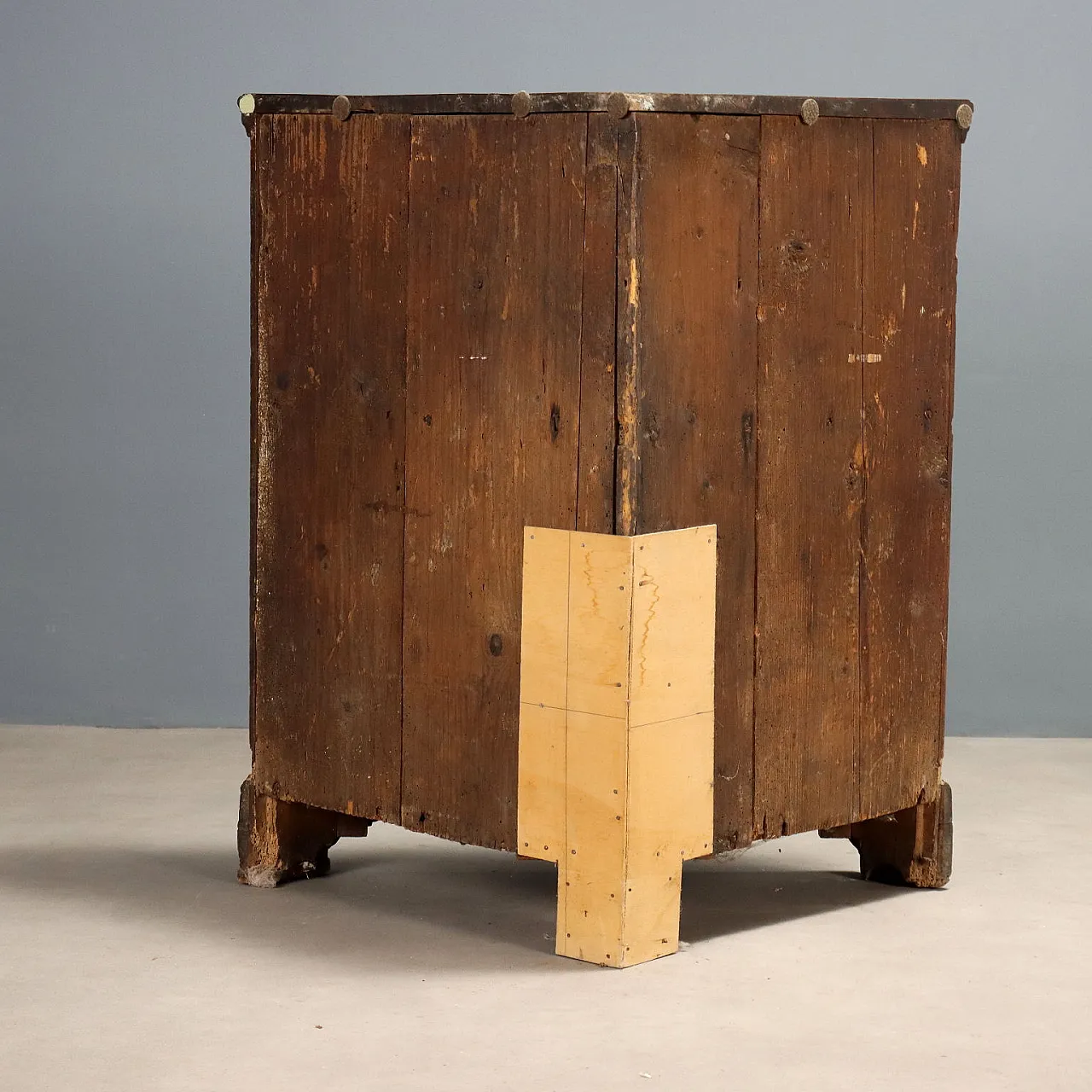 Mobile ad angolo in noce, primo '800 7