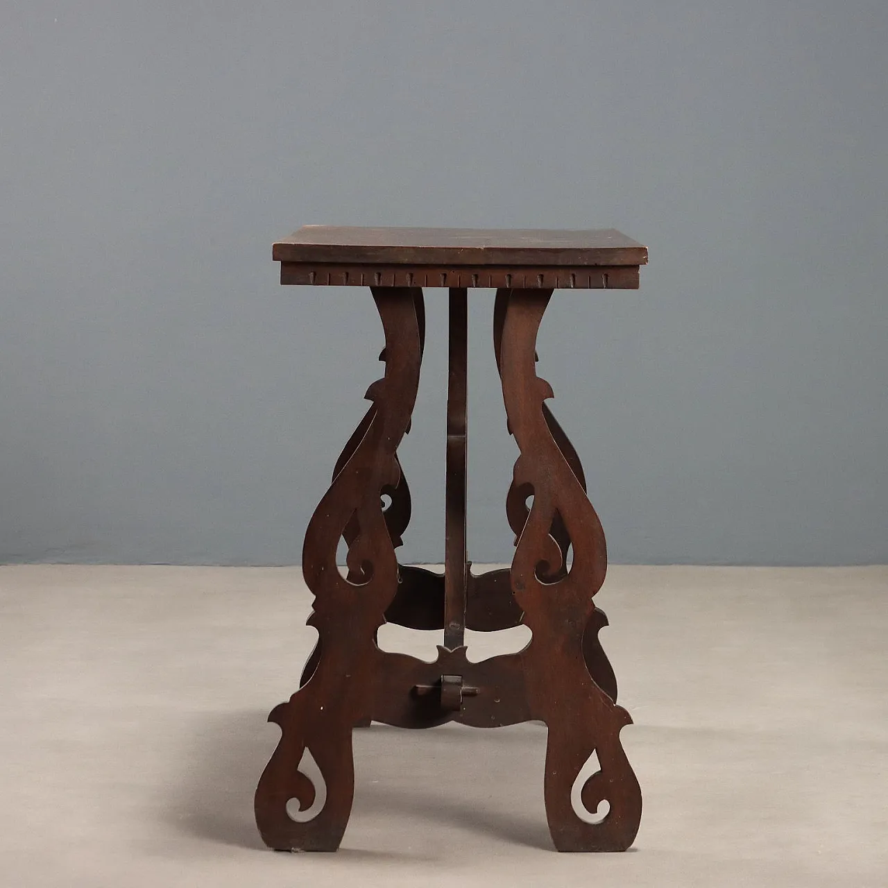 Tavolino in noce, stile refettorio, primo '900 3