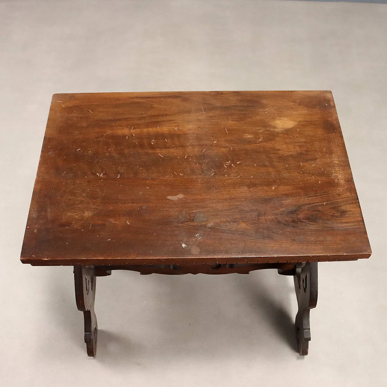 Tavolino in noce, stile refettorio, primo '900 6