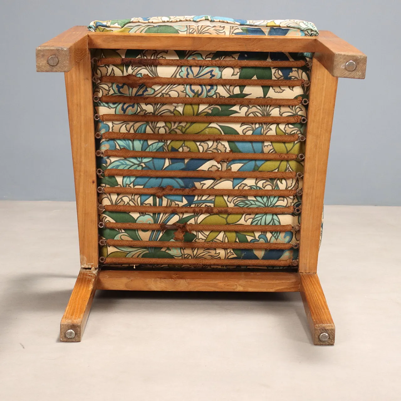 Coppia di poltrone in rovere e tessuto, '900 8