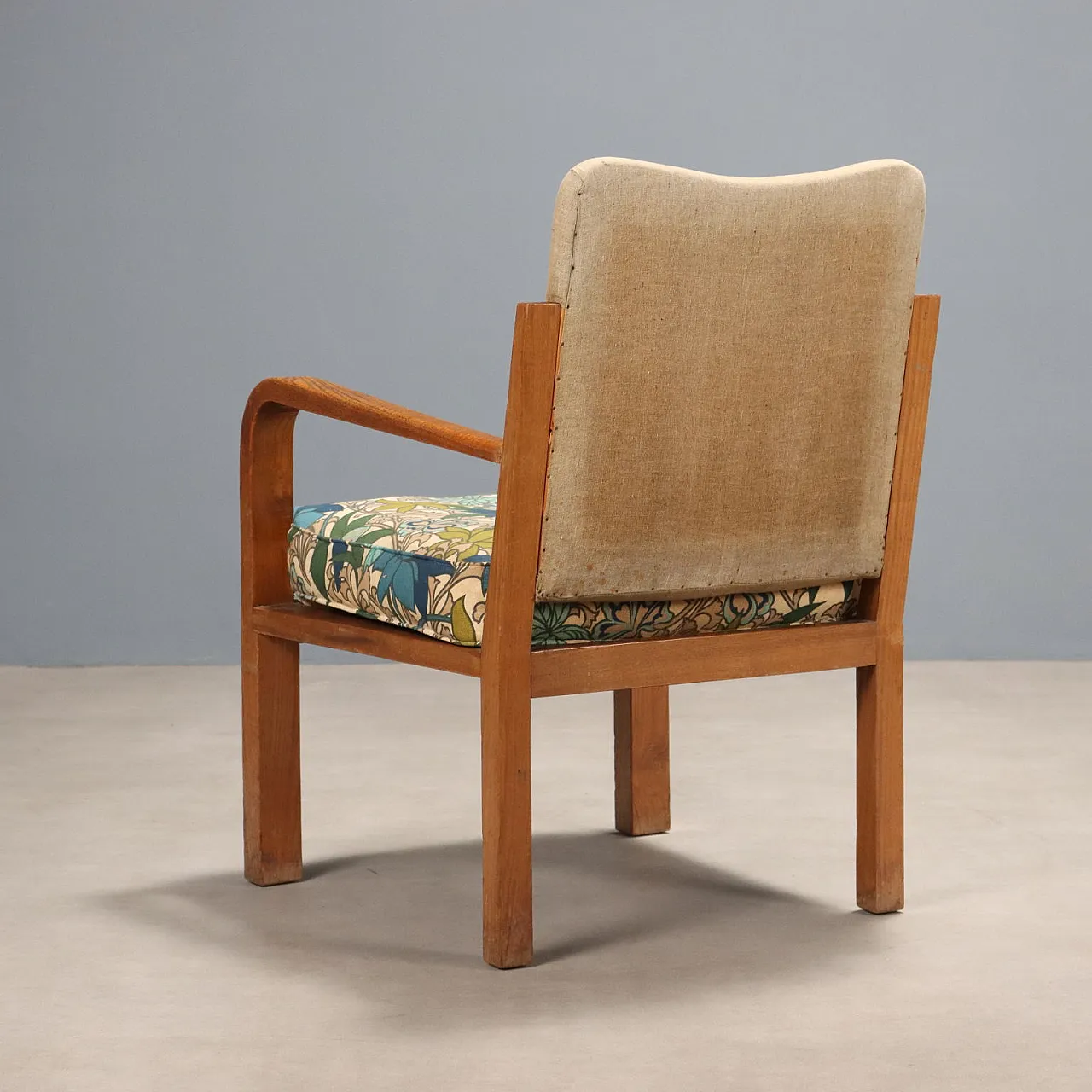 Coppia di poltrone in rovere e tessuto, '900 9