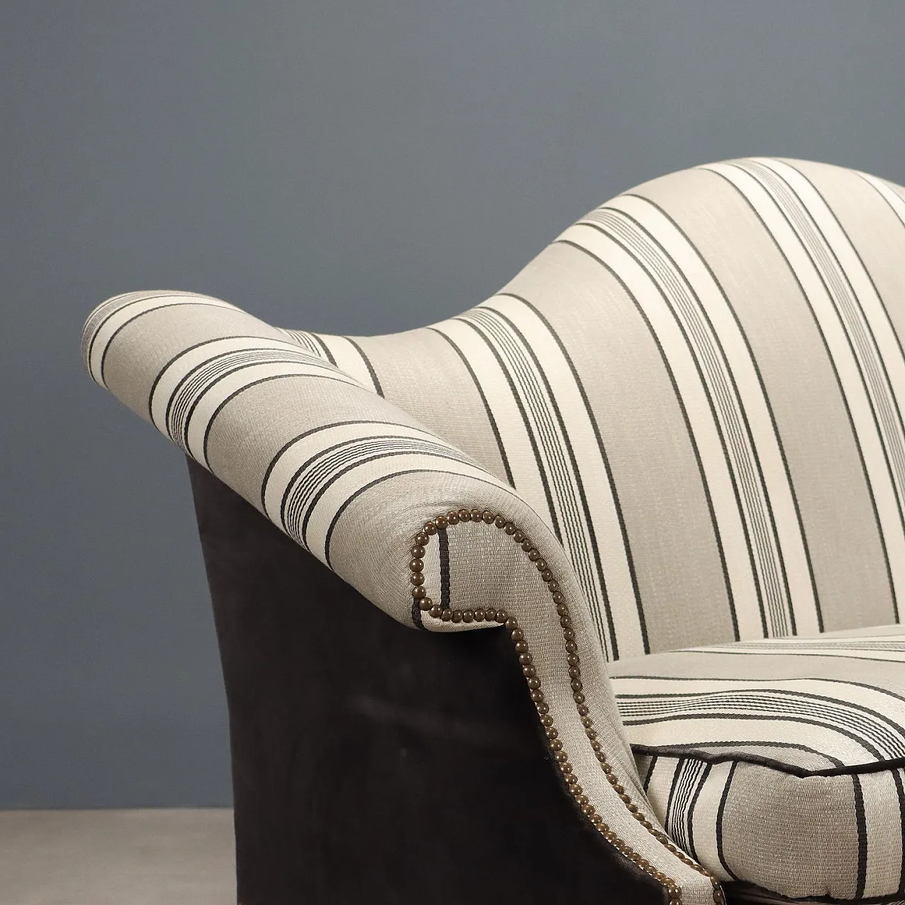 Divano in faggio tronco-piramidale, '900 3