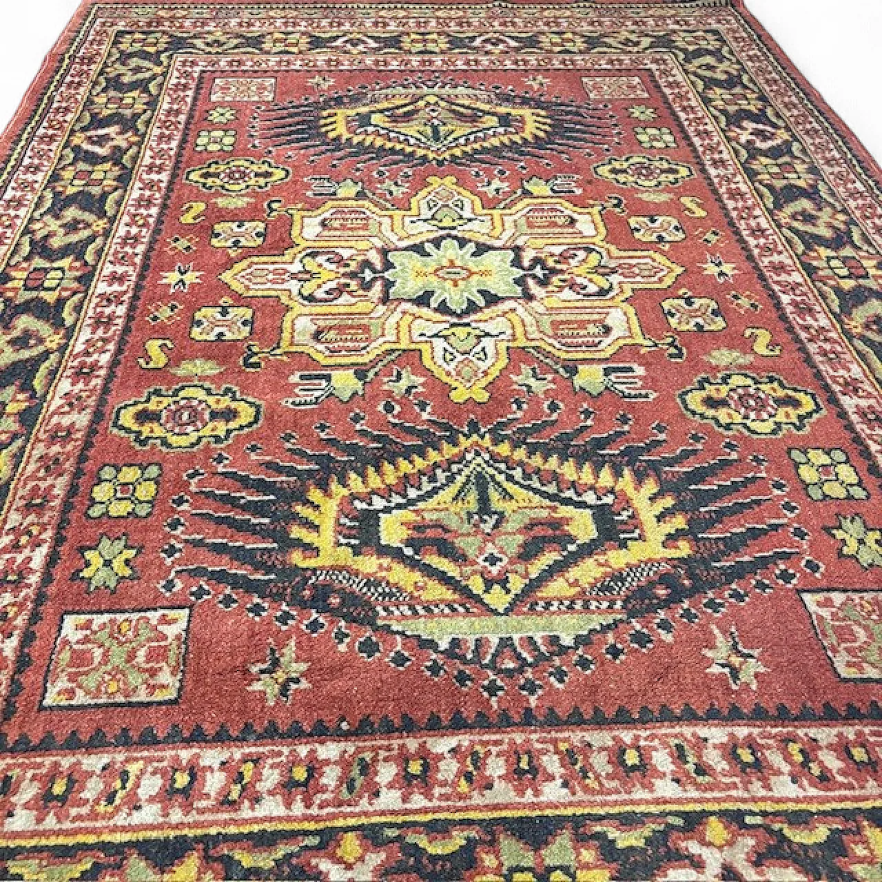 Tappeto lana fondo rosso motivi geometrici, anni '70 11