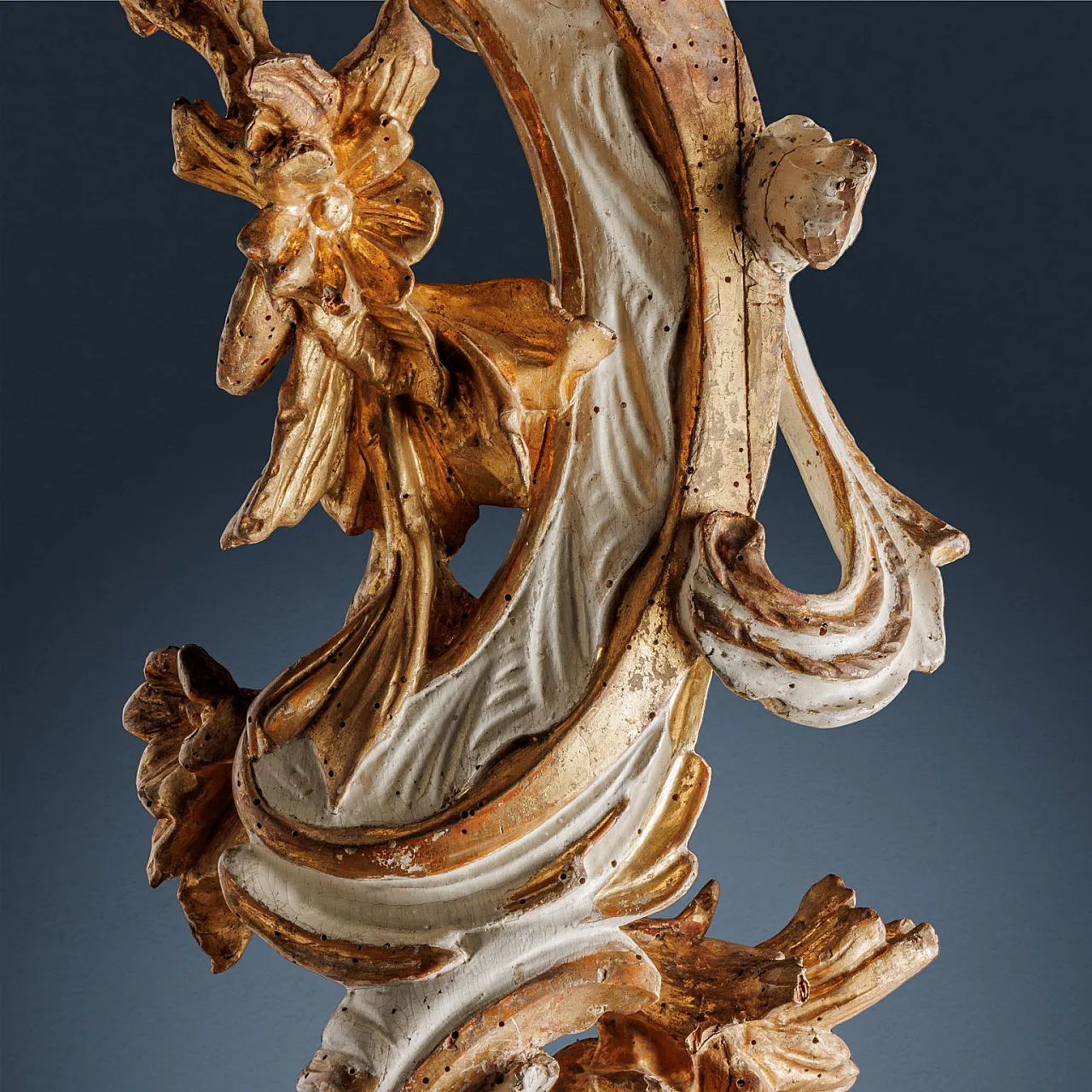 Pair of candle-holders in laquered & gilded carved pine, 1750s 8