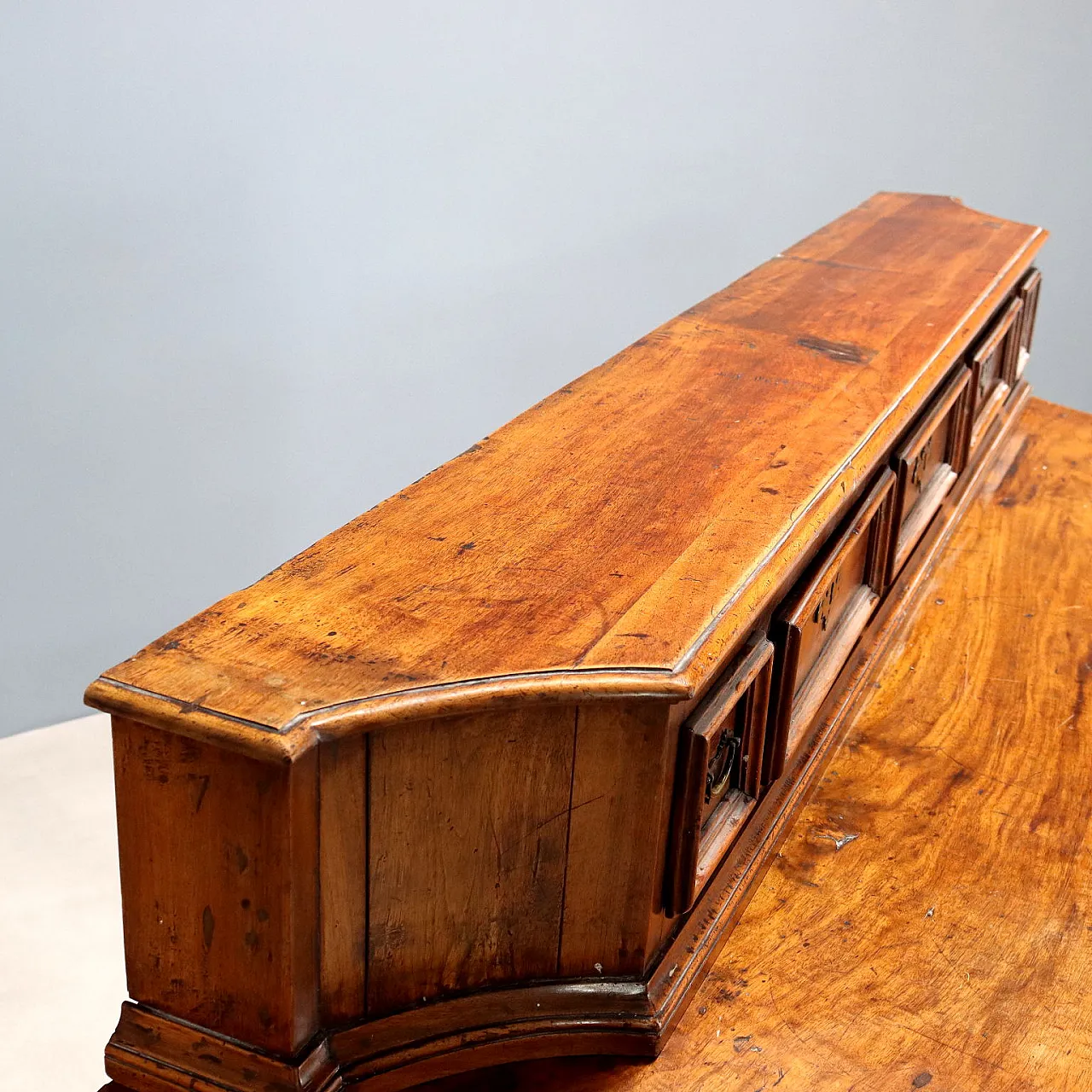 Credenza barocca in noce con schienale a cinque cassetti, '600 7