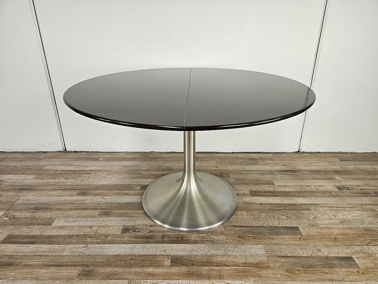 Extendable table in chromed metal, 70s 1