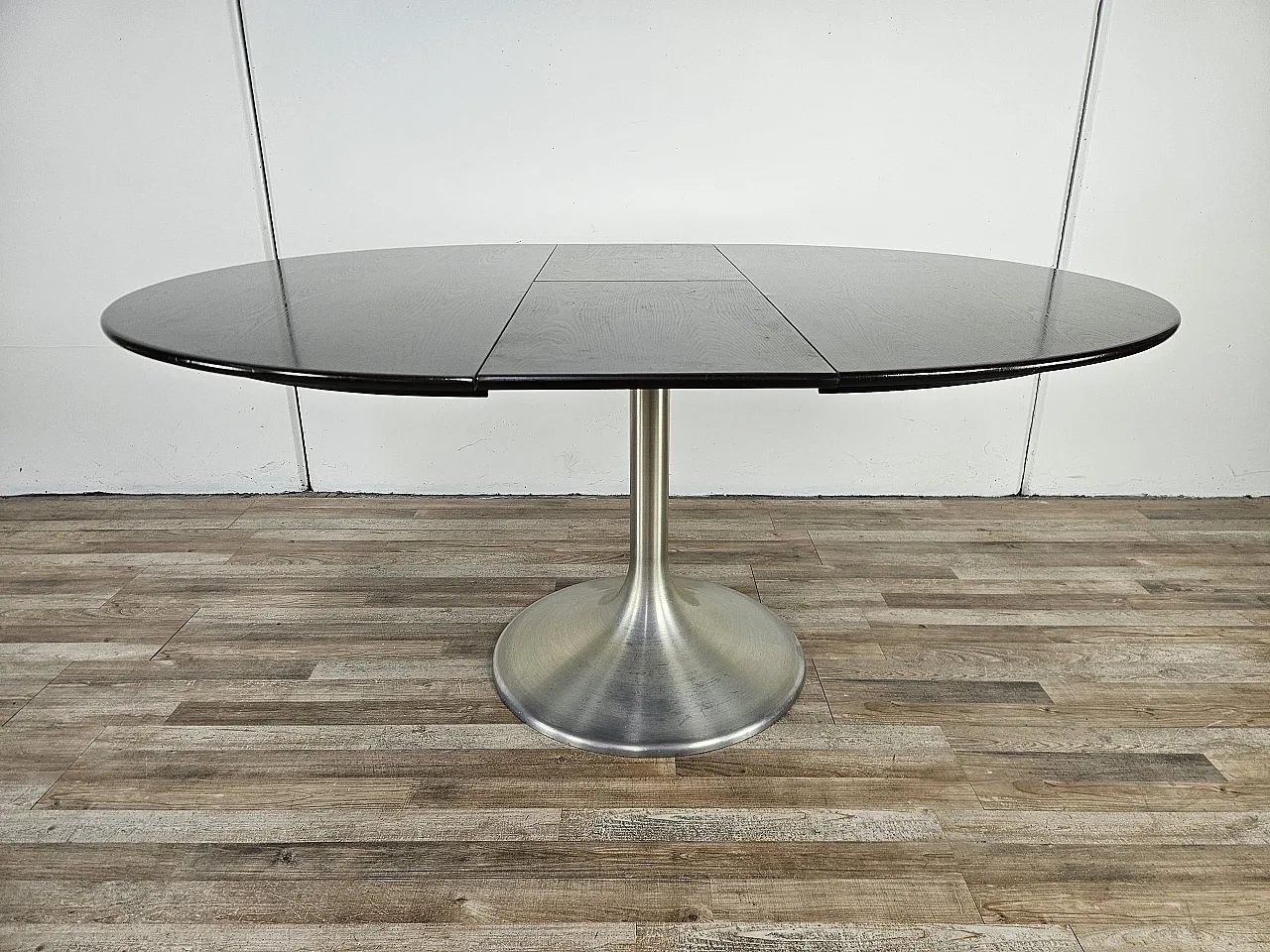 Extendable table in chromed metal, 70s 8
