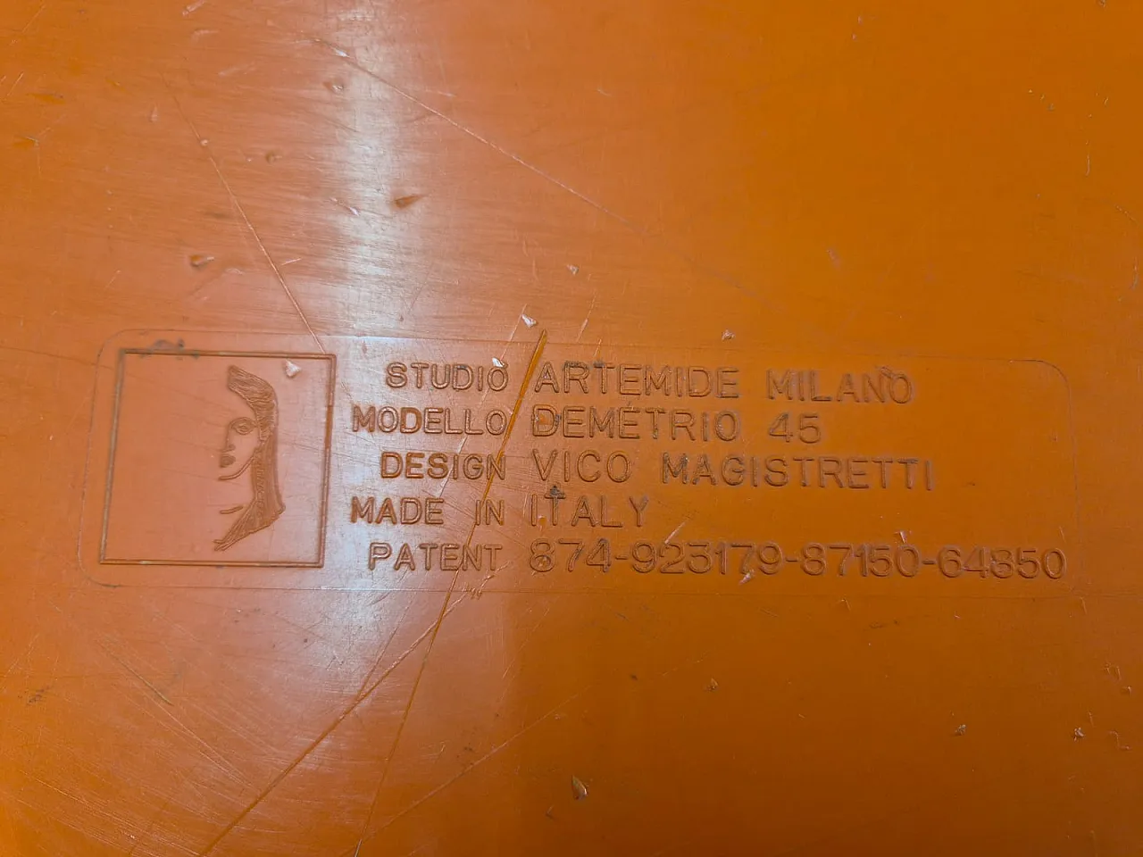 tavolini modulari “Demetrio 45” di Vico Magistretti per Artemide 5