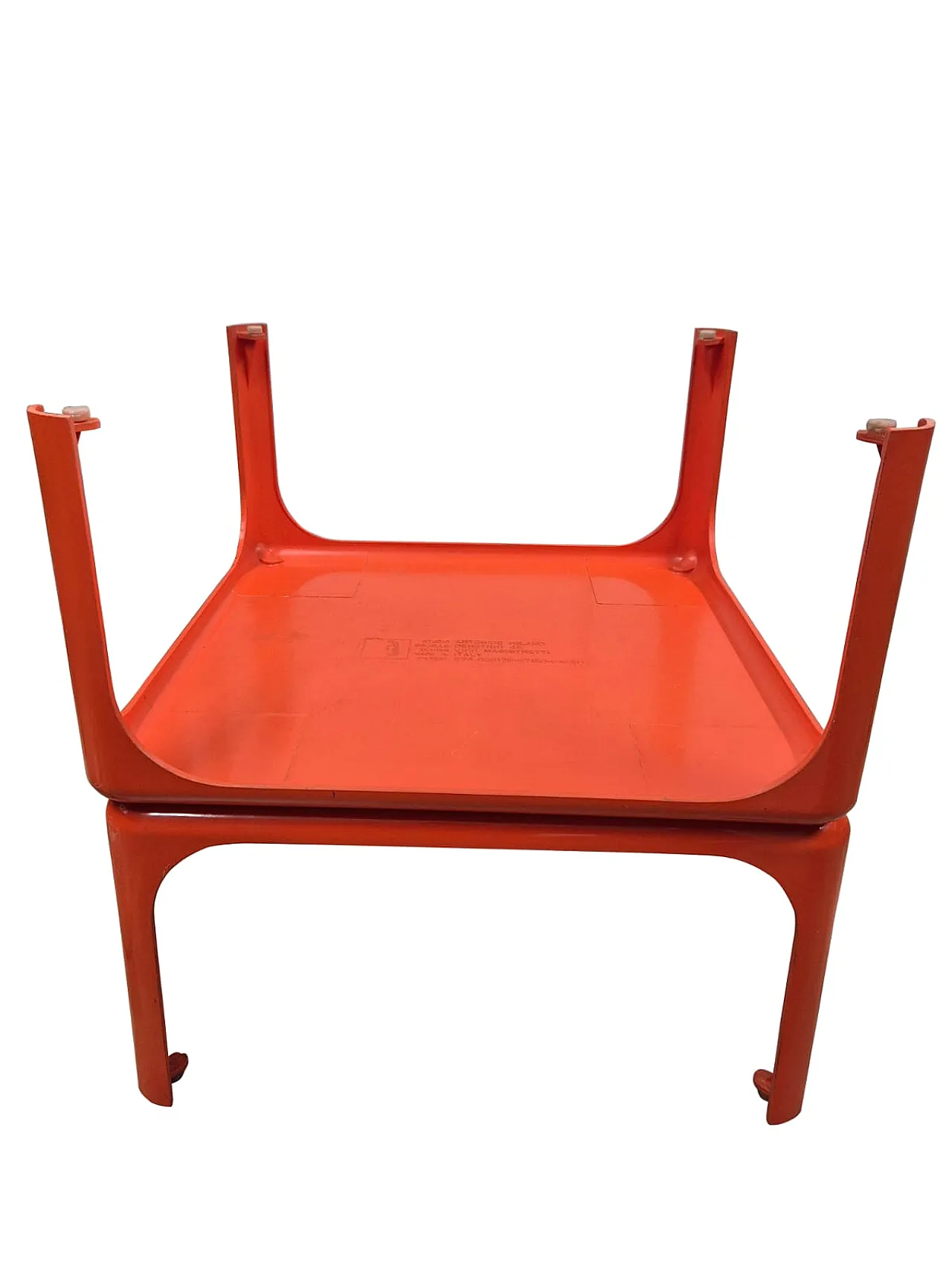 tavolini modulari “Demetrio 45” di Vico Magistretti per Artemide 12