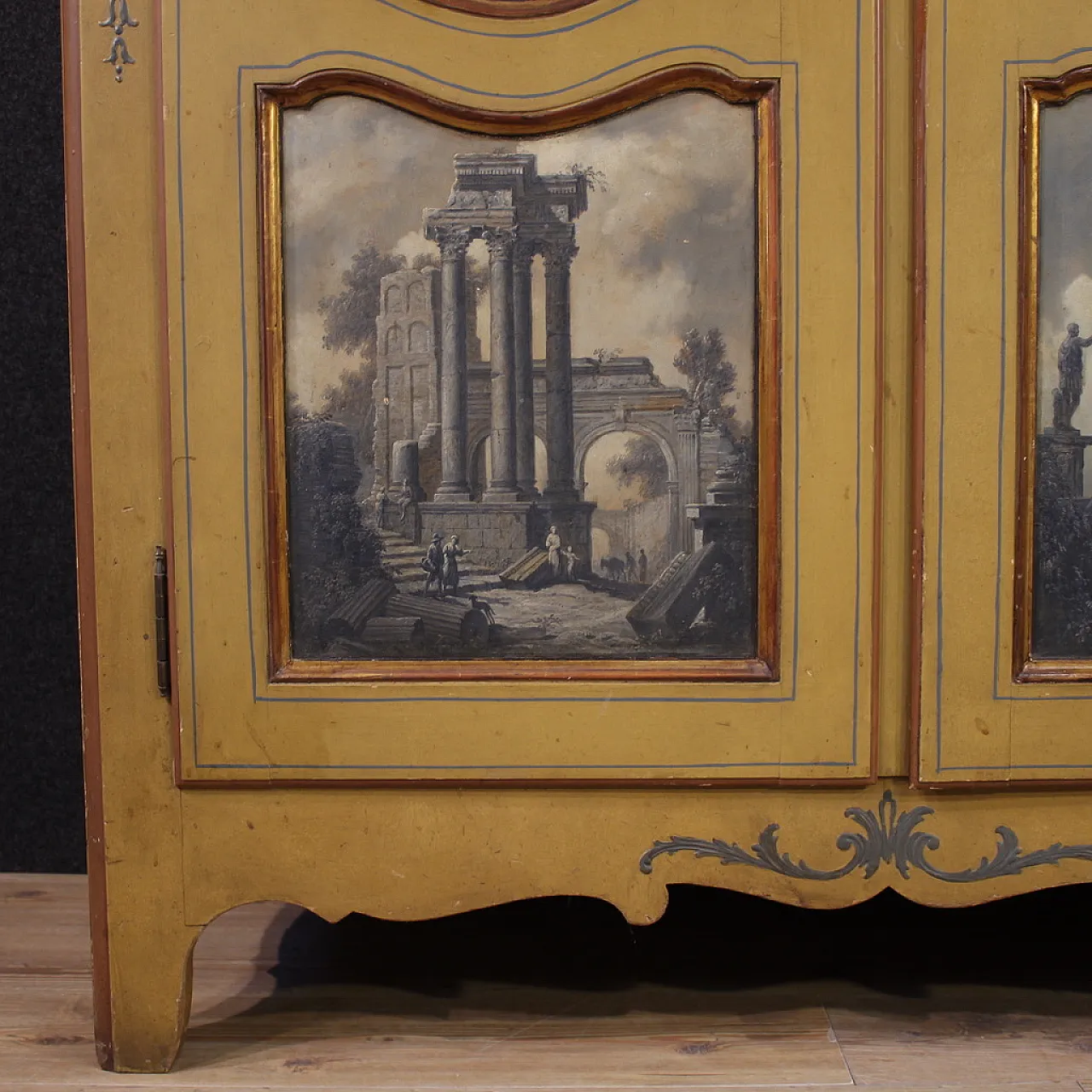 Piedmontese lacquered, gilded and painted wardrobe, 20th century 5