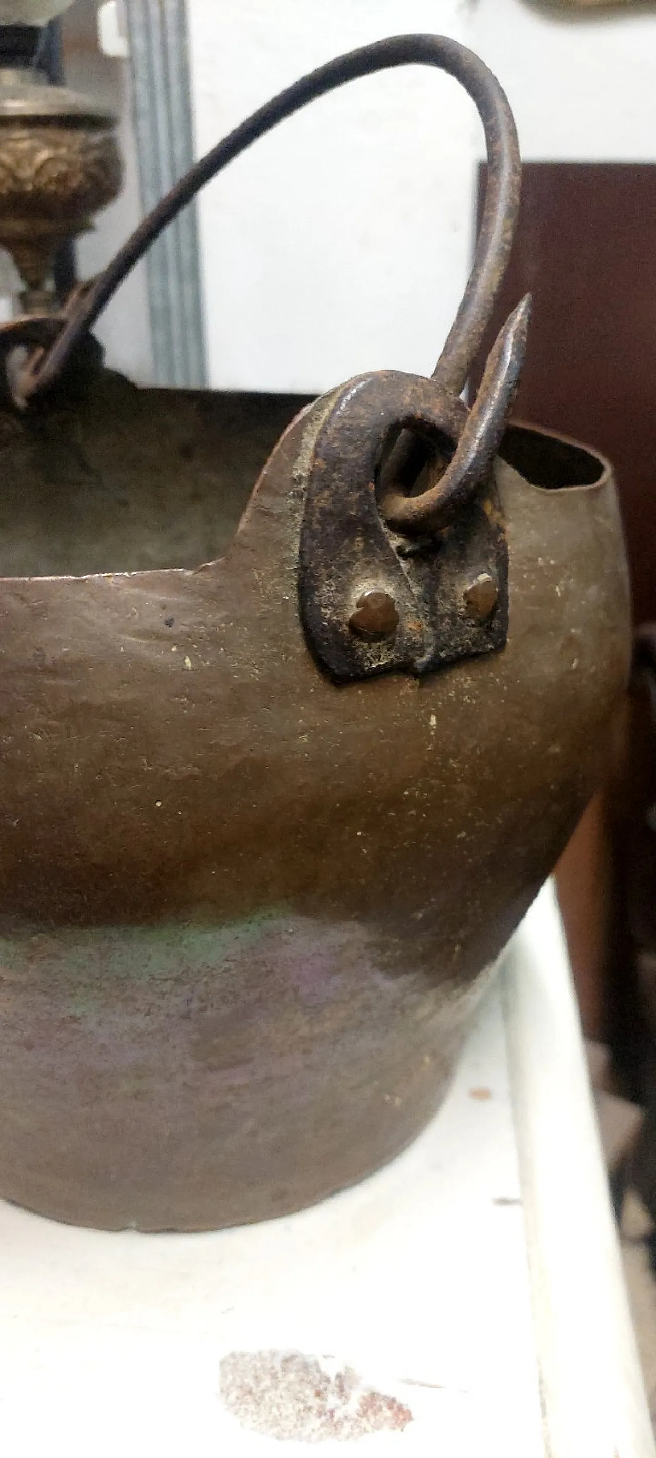 Secchio per acqua in rame sbalzato con manici in ferro, '700 11