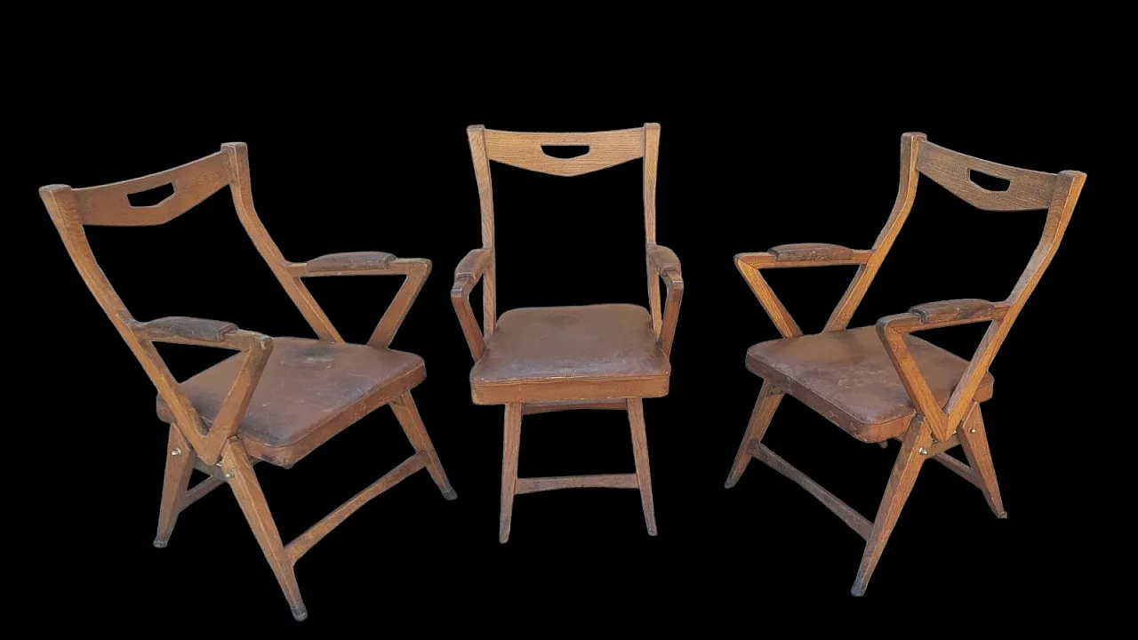 3 Poltroncine in rovere con braccioli e schienale mossi, anni '50 6