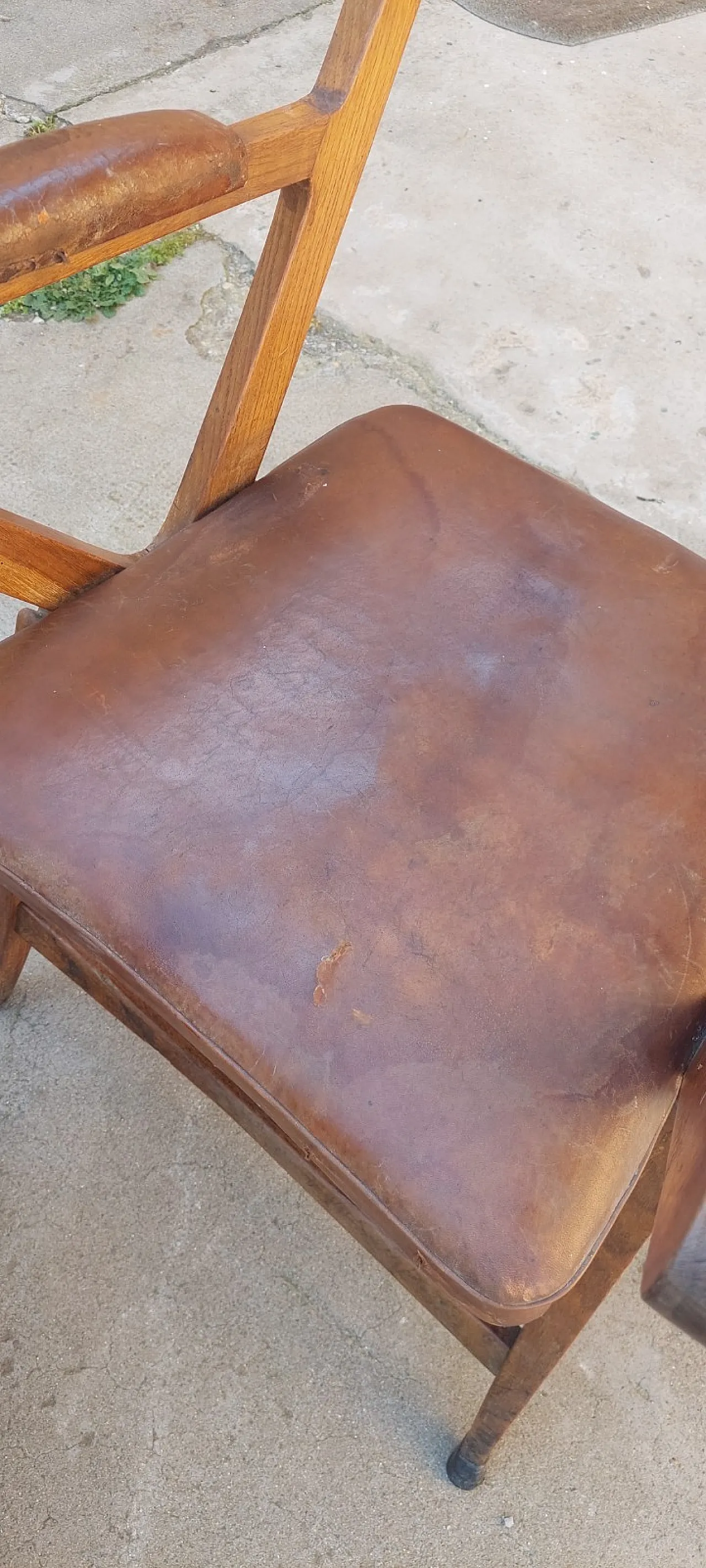 3 Poltroncine in rovere con braccioli e schienale mossi, anni '50 7