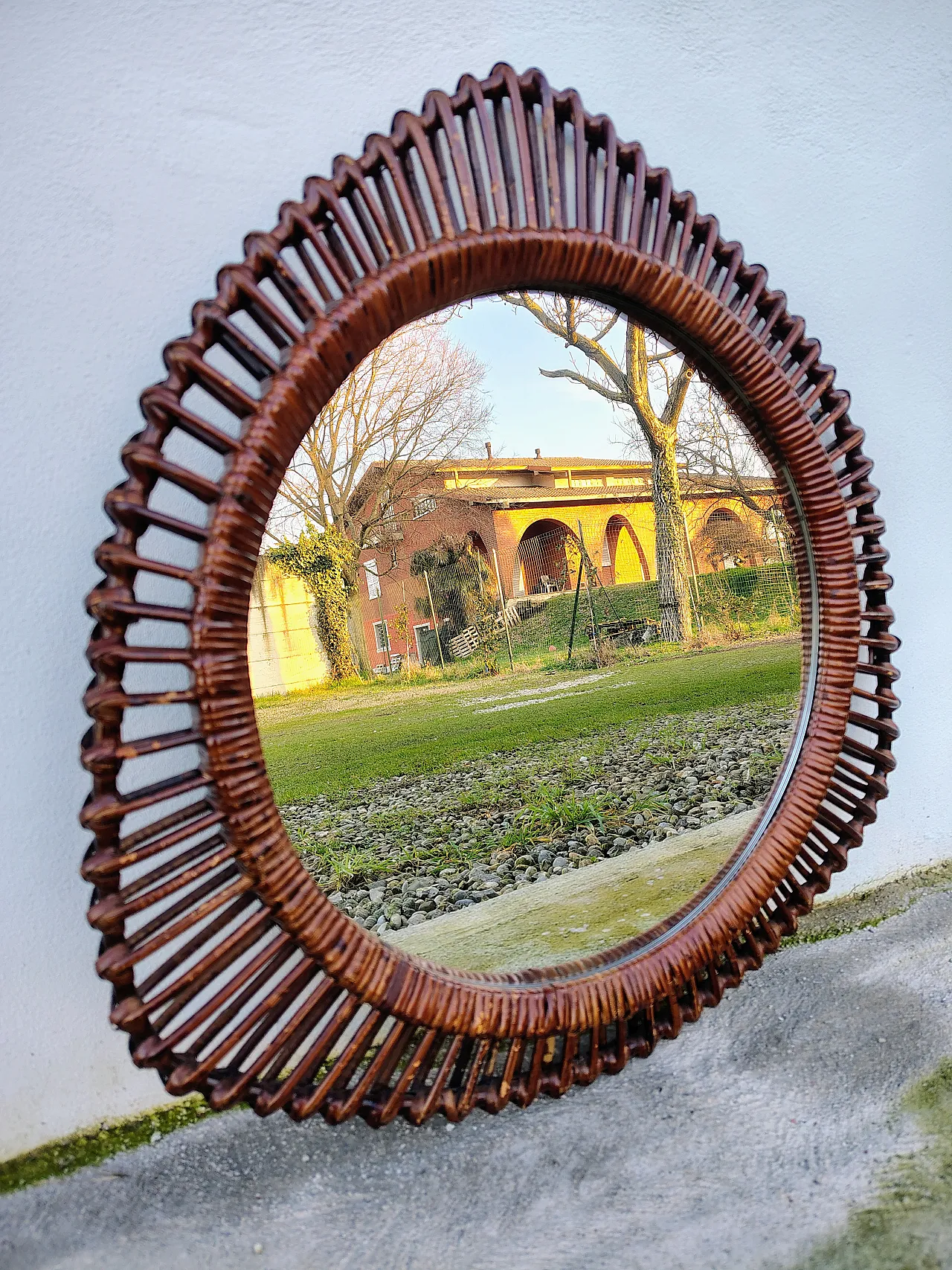 Specchio con cornice intrecciata atribuibile a Franco Albini, anni '60 1