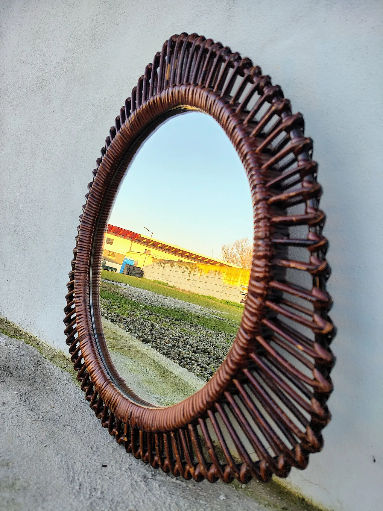 Specchio con cornice intrecciata atribuibile a Franco Albini, anni '60 5