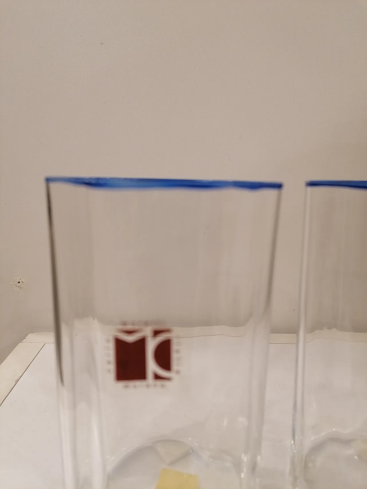 2 bicchieri in cristallo muranese filo blu di Carlo Moretti, anni '80 2