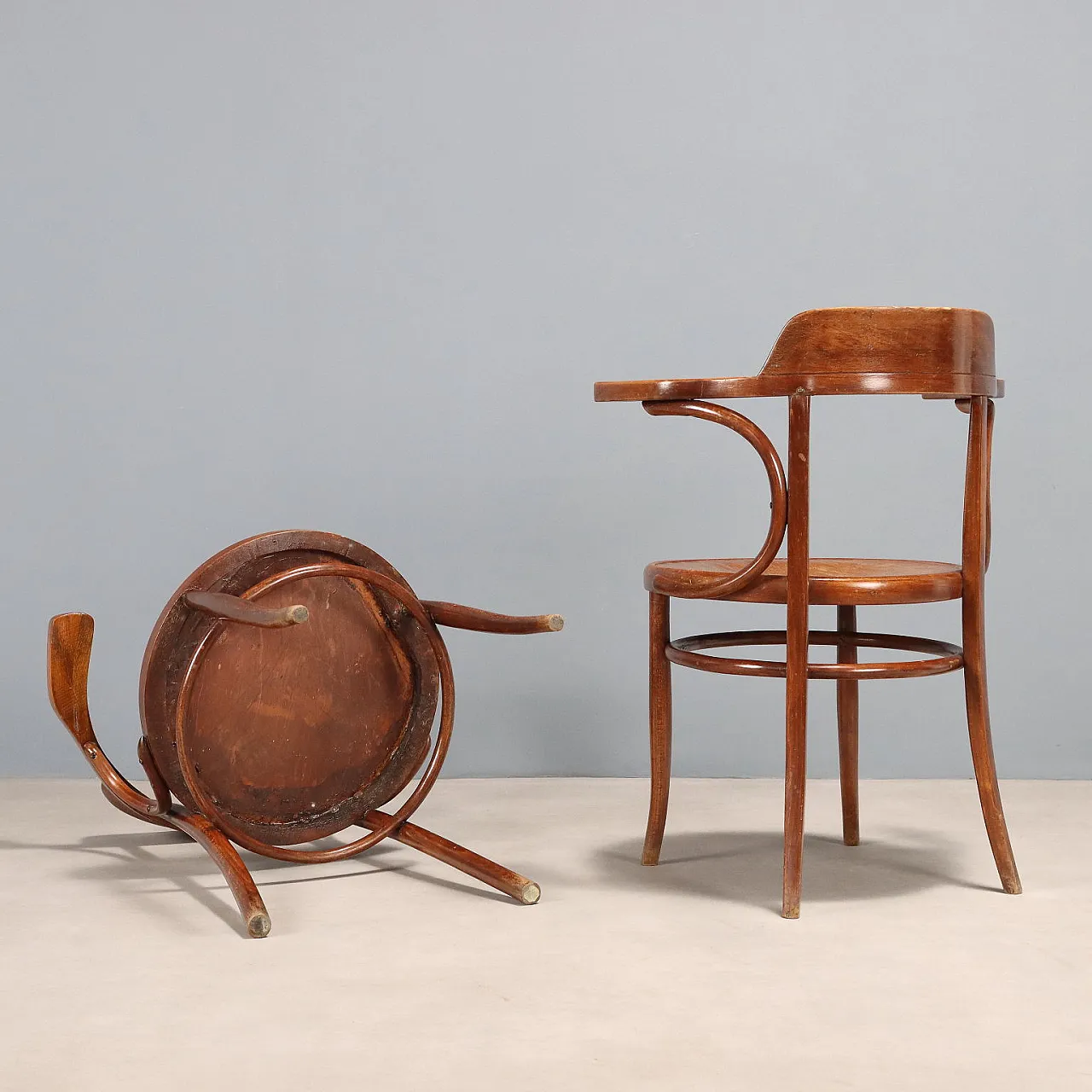 3 Poltrone in faggio tinto noce, primo '800 8