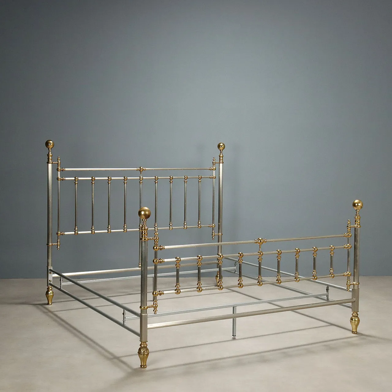 Letto matrimoniale in ottone lucido alternato, '900 1