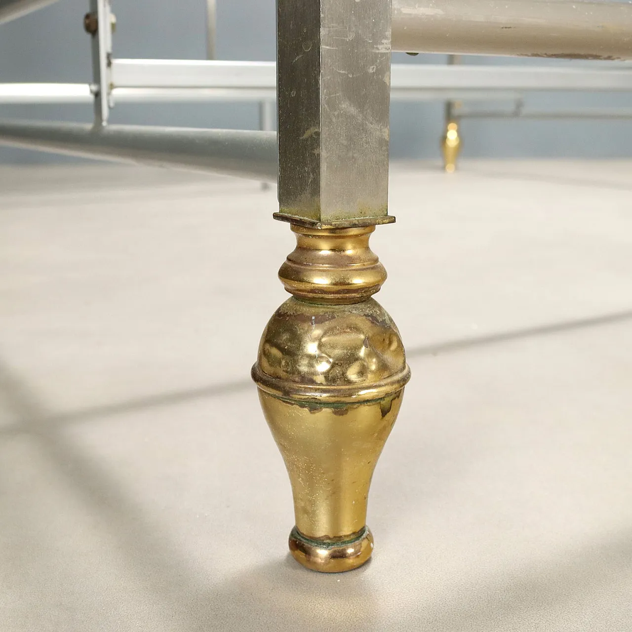 Letto matrimoniale in ottone lucido alternato, '900 10