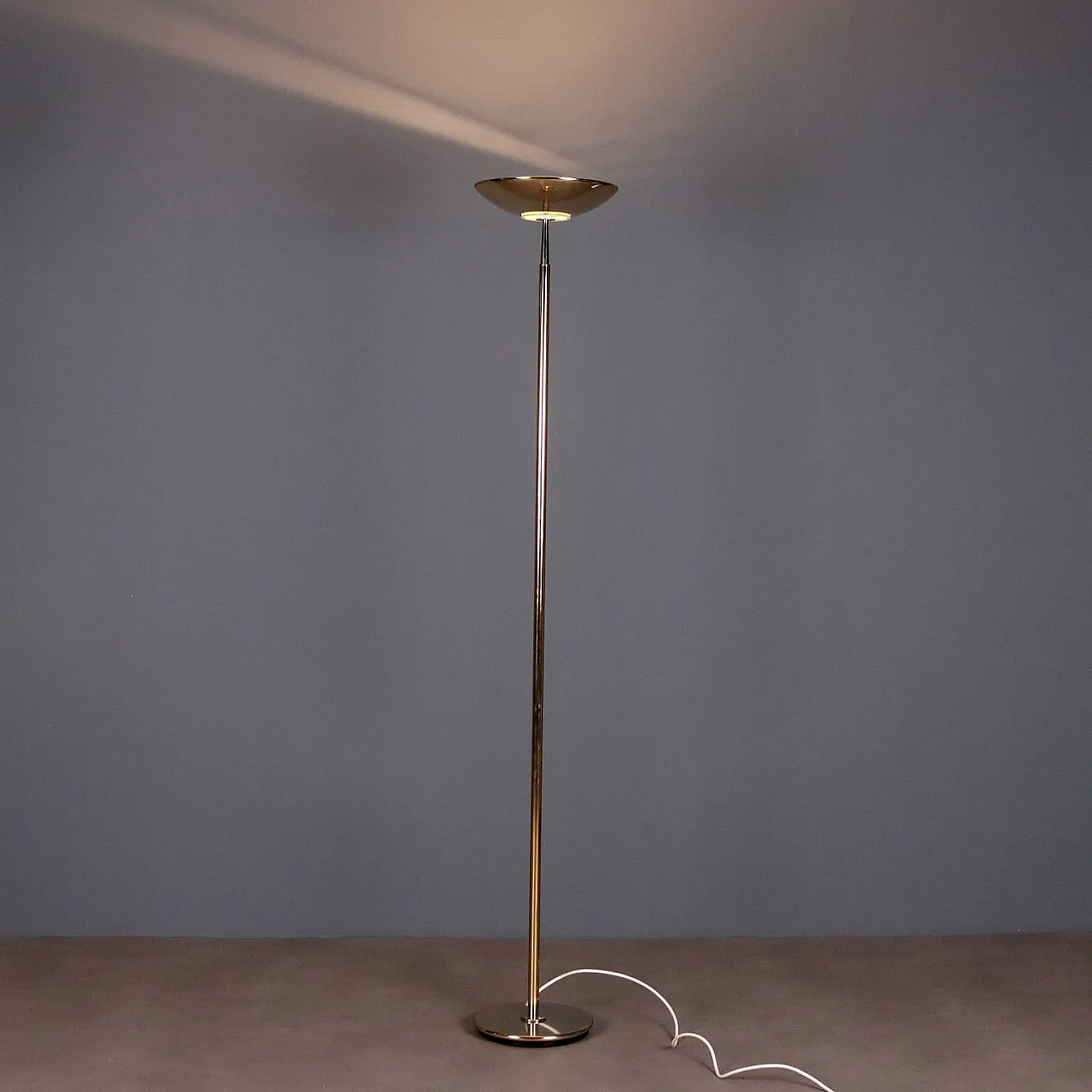 Lampada da terra in metallo ottonato, vetro e alluminio, '900 1