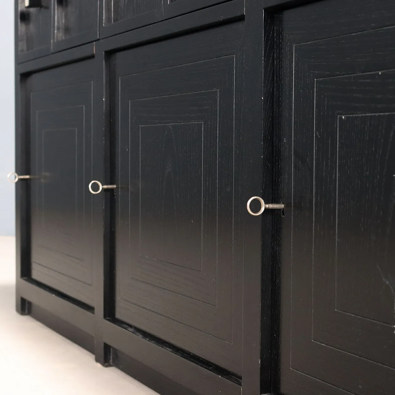 Credenza doppio corpo in frassino, vetro e madreperla, '900 7