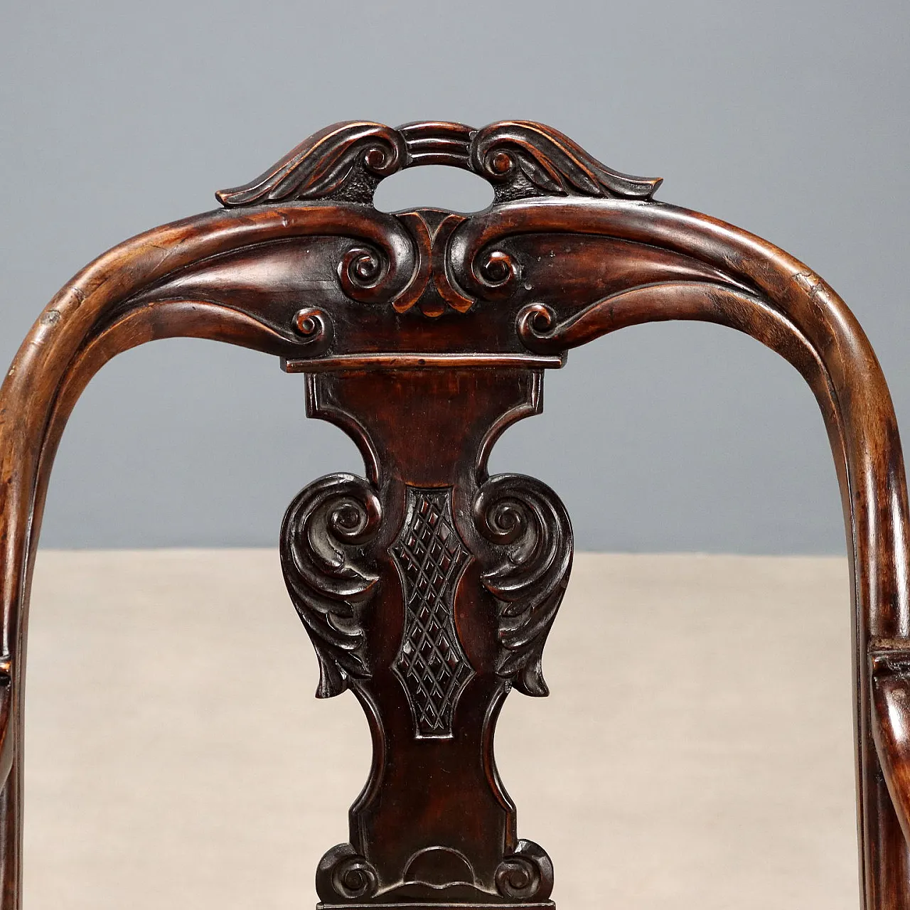 Poltrona Luigi Filippo in noce con cuscino sfoderabile, '800 3