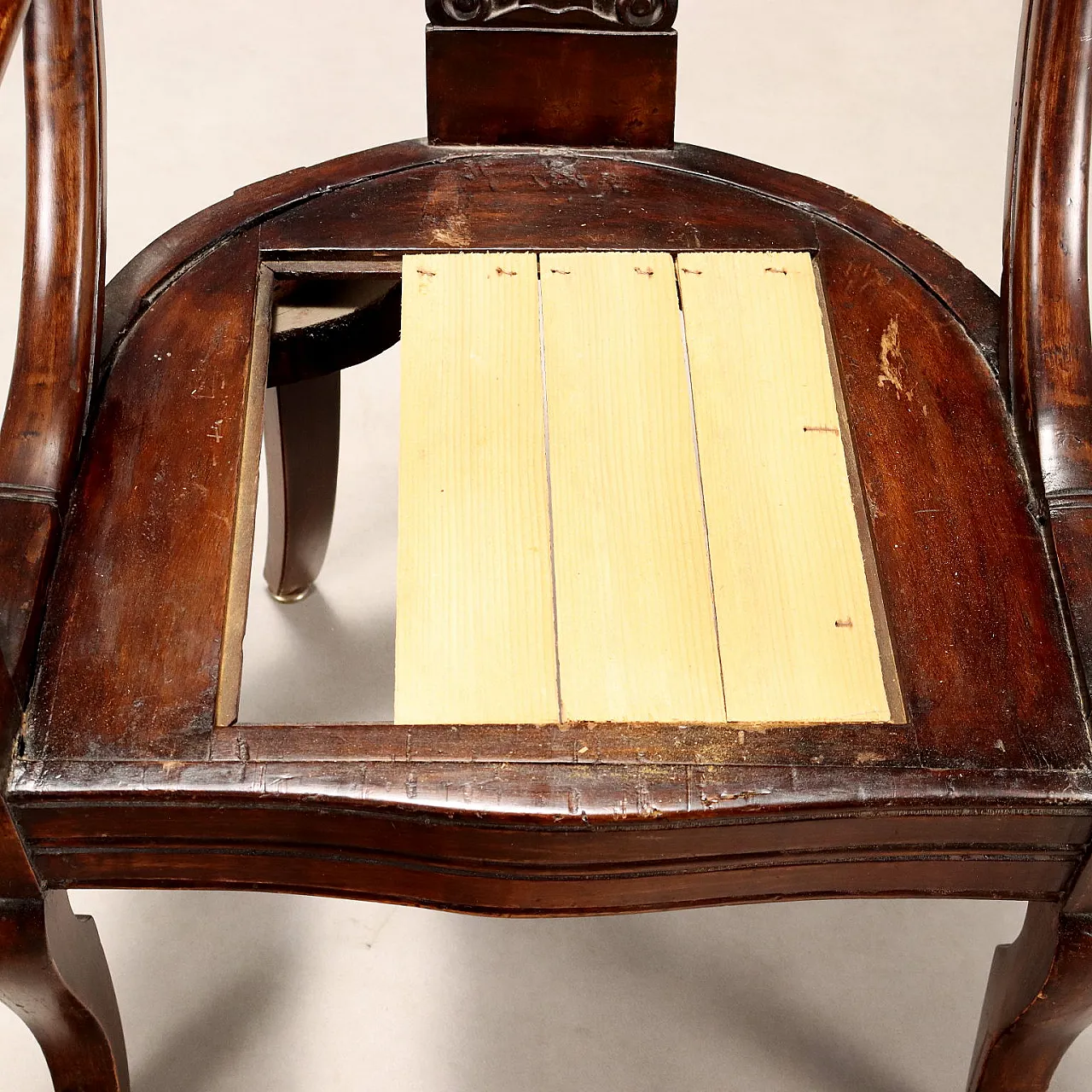 Poltrona Luigi Filippo in noce con cuscino sfoderabile, '800 7