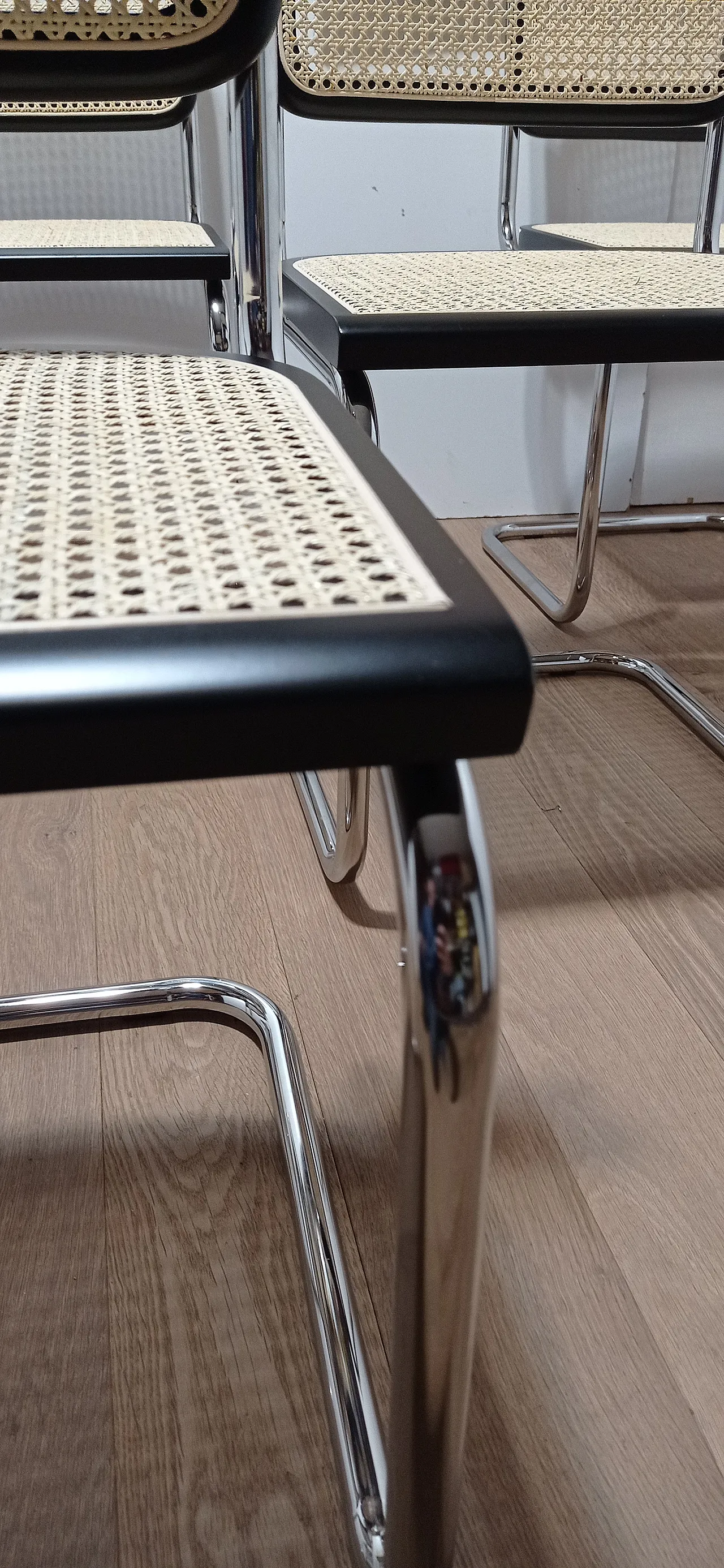 6 Cesca B32 chairs, lacquered in black MDF, 1980s 33