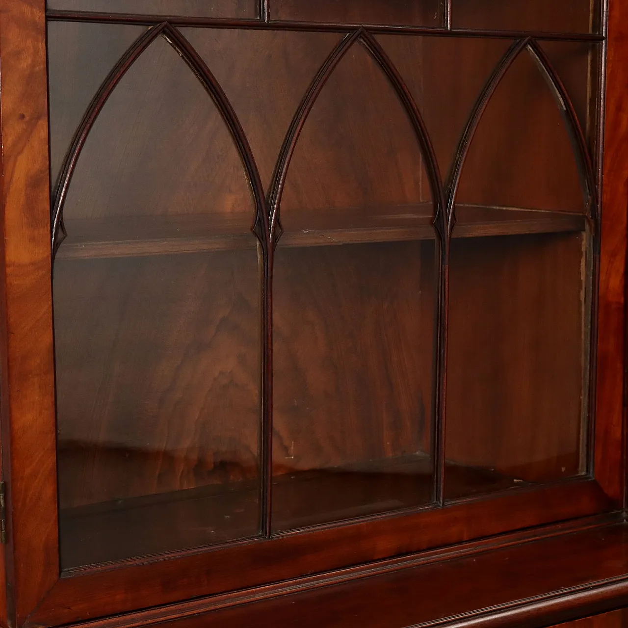 Large English mahogany bookcase, 19th century 5