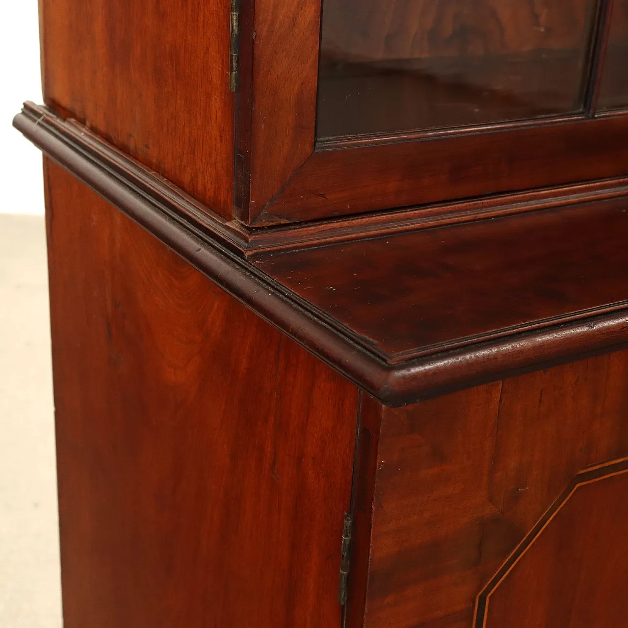 Large English mahogany bookcase, 19th century 6