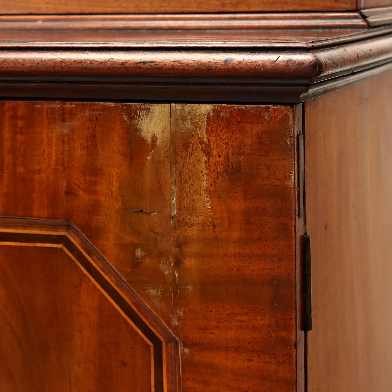 Large English mahogany bookcase, 19th century 10