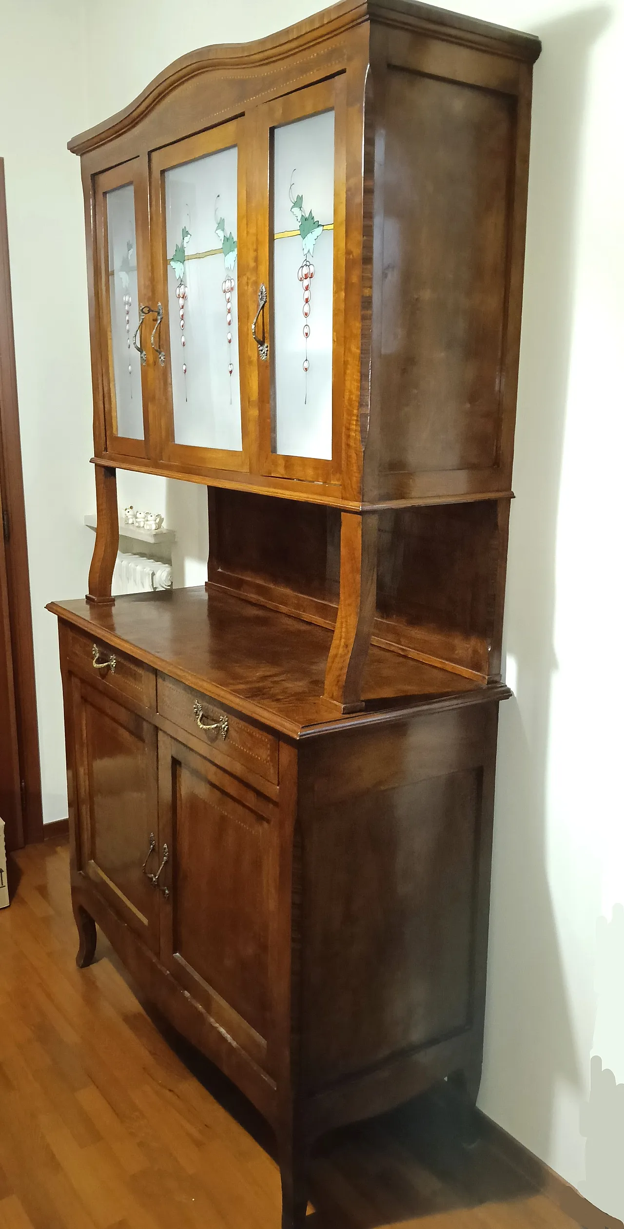 Sideboard with decorated display cases, 19th century 3