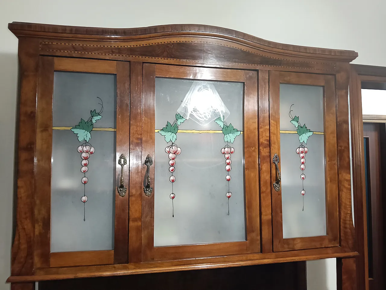 Sideboard with decorated display cases, 19th century 6