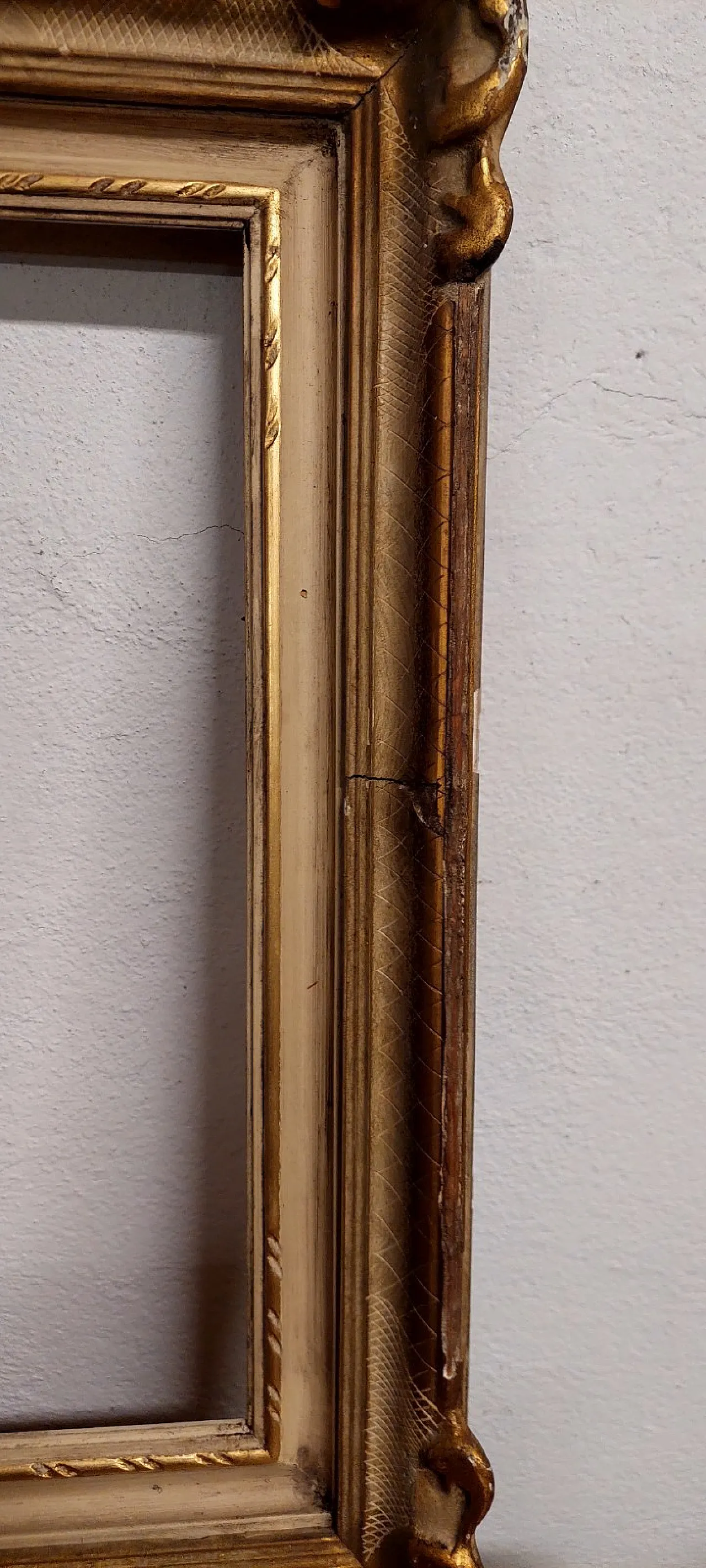 Lacquered and gilded wooden frame, early 20th century 5