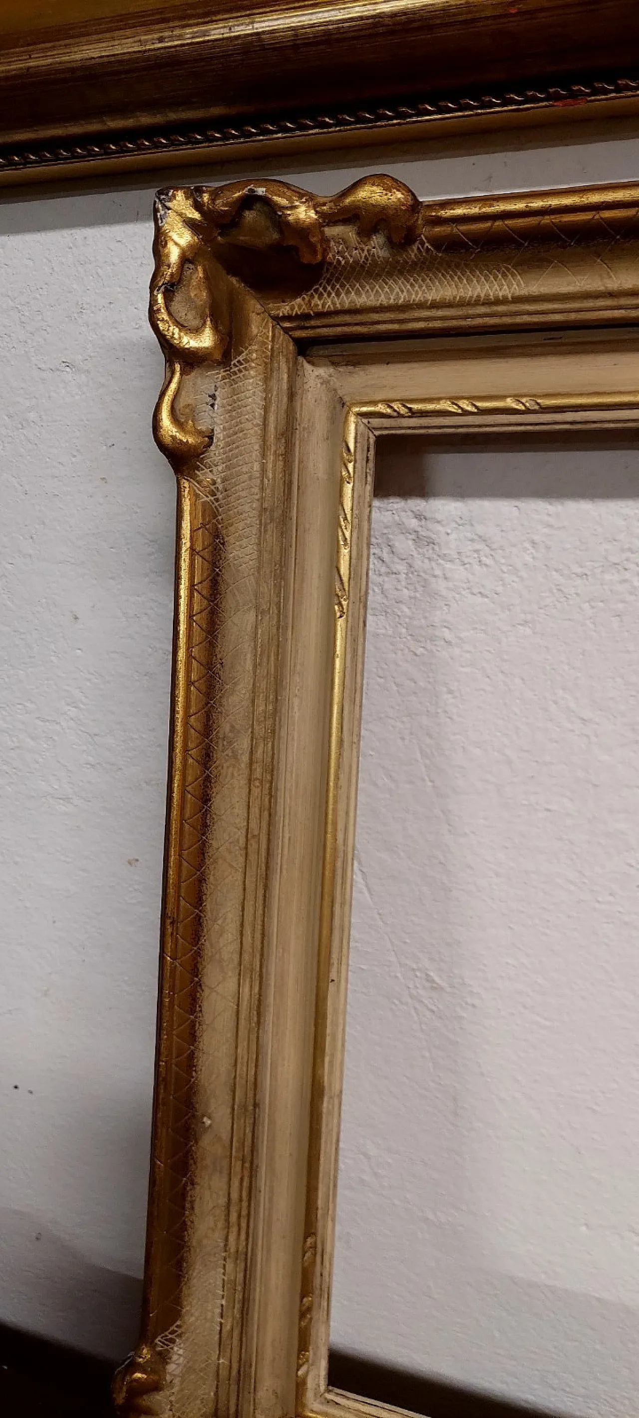 Lacquered and gilded wooden frame, early 20th century 6