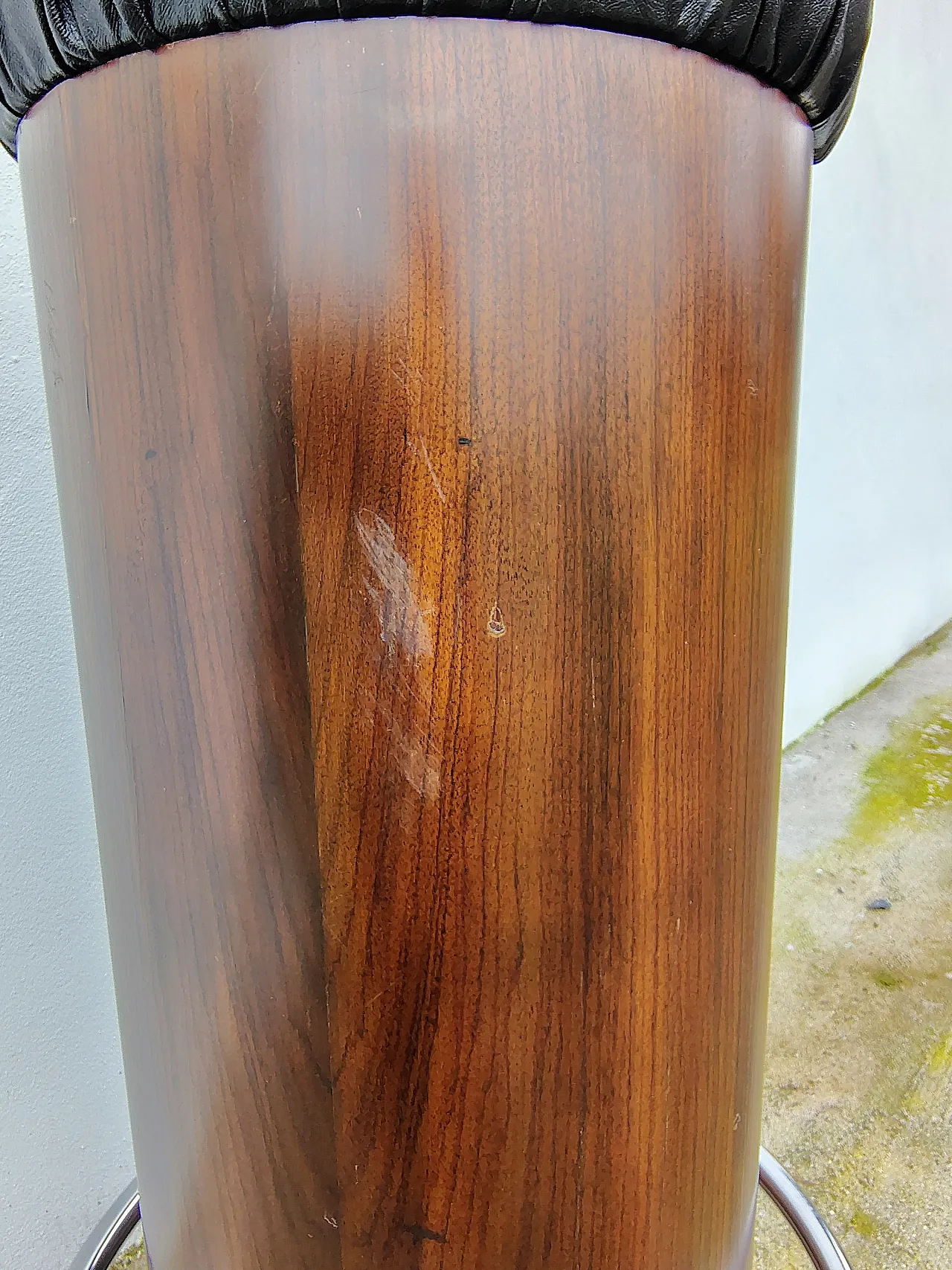 Mid-Century modern stool in leather, wood and chromed metal 6